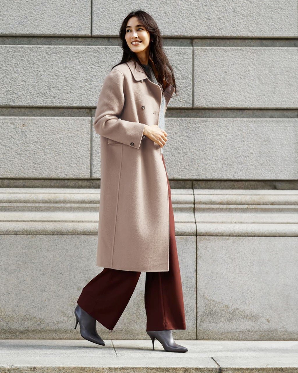 【ドゥクラッセ/DoCLASSE】のピュアウールリバー・ダブルブレストロングコート 人気、トレンドファッション・服の通販 founy(ファニー) ファッション Fashion レディースファッション Fashion for Women アウター Coat / Outerwear Collection コート・ロングコート・ピーコート Long Coats, Peacoats & More 今季 This Season, Current Season シンプル Simple, Minimal ストーン Stone, Gem-Like ダブル Double, Double-Breasted なめらか Smooth, Silky Texture ハンド Hand, Handmade パターン Pattern, Design Print フェイス Face, Facial Design ロング Long, Long-Length ワーク Workwear, Utility Style エレガント 上品 Elegant other-1|ID: prp329100004755631 ipo3291000000034686462