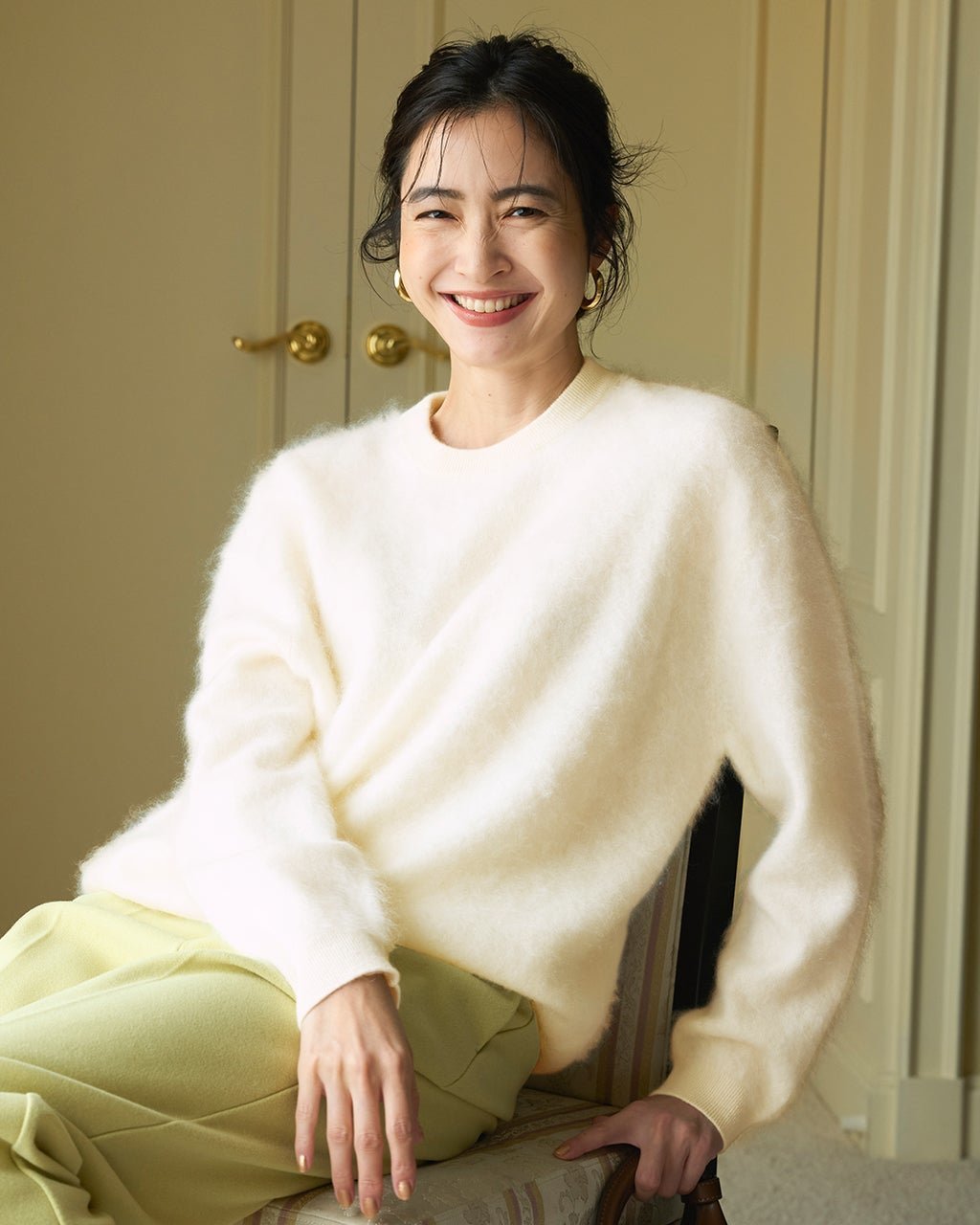 【ドゥクラッセ/DoCLASSE】のミンクタッチカシミヤ・セーター インテリア・キッズ・メンズ・レディースファッション・服の通販 founy(ファニー) 　ファッション　Fashion　レディースファッション　Fashion for Women　トップス・カットソー　Cut & Sew Tops　ニット　Knit Tops & Sweaters　新作・新入荷　New Arrivals / New In　エアリー　Airy Texture　シンプル　Simple, Minimal　スペシャル　Special, Limited Edition　セーター　Sweater, Knitwear　テクスチャー　Texture, Textured Fabric　リュクス　Luxury, Elegant, High-End, Chic　冬　Winter / This Winter　A/W・秋冬　Autumn/Winter　オフホワイト|ID: prp329100004755633 ipo3291000000034399275