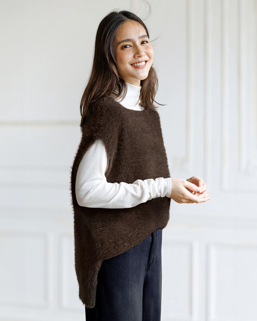 【ドゥクラッセ/DoCLASSE】のフェザーヤーン・2WAYニットベスト インテリア・キッズ・メンズ・レディースファッション・服の通販 founy(ファニー) 　ファッション　Fashion　レディースファッション　Fashion for Women　アウター　Coat / Outerwear Collection　レディースジャケット・軽アウター　Jackets　おすすめ　Recommended / Our Picks　インナー　Innerwear　ショルダー　Shoulder, Shoulder Strap　ジャケット　Jacket, Outerwear　トレンド　Trend, Trending Now　ドロップ　Drop Shoulder, Dropped Style　ベスト　Vest, Waistcoat　ラグジュアリー　Luxury, Elegant　ブラウン|ID: prp329100004755636 ipo3291000000035933055