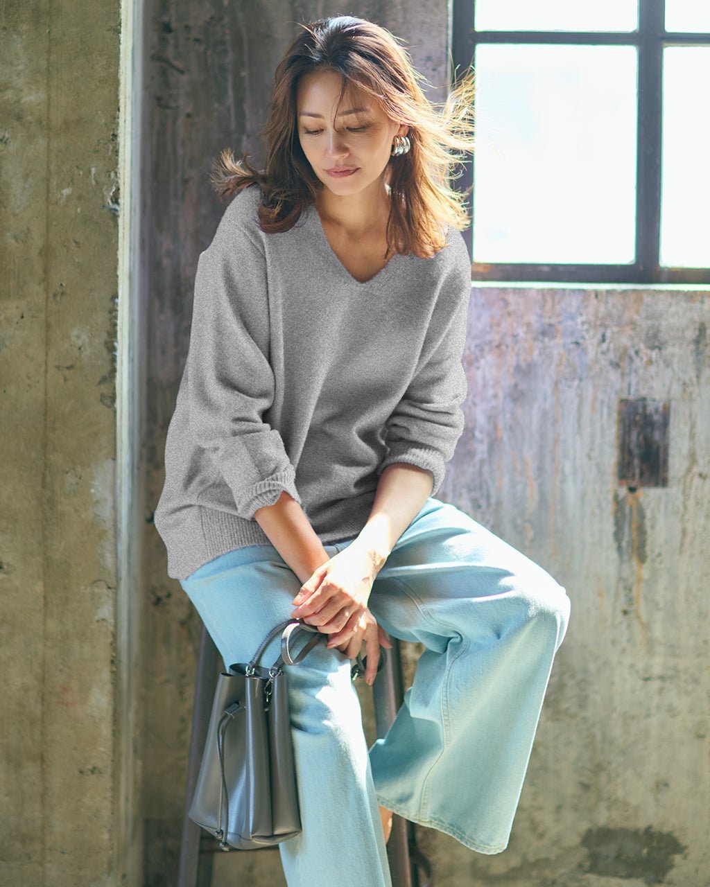 【ドゥクラッセ/DoCLASSE】のウール混タム・Vネックロングニット インテリア・キッズ・メンズ・レディースファッション・服の通販 founy(ファニー) 　ファッション　Fashion　レディースファッション　Fashion for Women　トップス・カットソー　Cut & Sew Tops　ニット　Knit Tops & Sweaters　Vネックトップス　V-Neck Tops / V-Cut Neckline Shirts　なめらか　Smooth, Silky Texture　ストレッチ　Stretch, Stretchy Fabric　スマート　Smart, Elegant　チュニック　Tunic, Long Top　デコルテ　Décolleté, Neckline　リラックス　Relax, Relaxed Fit　エレガント 上品　Elegant　人気　Popular, Best Seller　ライトグレー|ID: prp329100004755637 ipo3291000000034399294