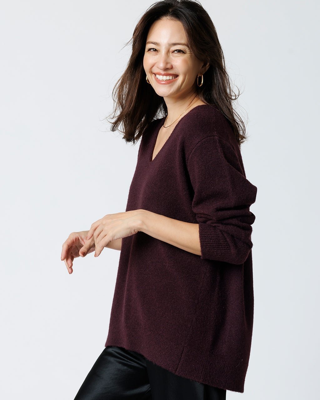 【ドゥクラッセ/DoCLASSE】のウール混タム・Vネックロングニット インテリア・キッズ・メンズ・レディースファッション・服の通販 founy(ファニー) 　ファッション　Fashion　レディースファッション　Fashion for Women　トップス・カットソー　Cut & Sew Tops　ニット　Knit Tops & Sweaters　Vネックトップス　V-Neck Tops / V-Cut Neckline Shirts　なめらか　Smooth, Silky Texture　ストレッチ　Stretch, Stretchy Fabric　スマート　Smart, Elegant　チュニック　Tunic, Long Top　デコルテ　Décolleté, Neckline　リラックス　Relax, Relaxed Fit　エレガント 上品　Elegant　人気　Popular, Best Seller　ボルドー|ID: prp329100004755637 ipo3291000000034399298