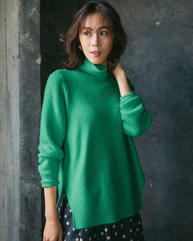 【ドゥクラッセ/DoCLASSE】 ラメ糸スパンコールニット・片畦タートルネック人気、トレンドファッション・服の通販 founy(ファニー) ファッション Fashion レディースファッション Fashion for Women トップス・カットソー Cut & Sew Tops ニット Knit Tops & Sweaters タートルネック・ハイネックトップス Turtlenecks & High-Neck Tops シンプル Simple, Minimal スパンコール Sequins, Sequin Embellishment スリット Slit, Slit Detail セーター Sweater, Knitwear タートル Turtleneck, Turtle Collar タートルネック Turtleneck, High Neck フラワー Flower, Floral ラウンド Round, Round Neck 人気 Popular, Best Seller 畦 Ribbed Knit A/W・秋冬 Autumn/Winter |ID:prp329100004755639