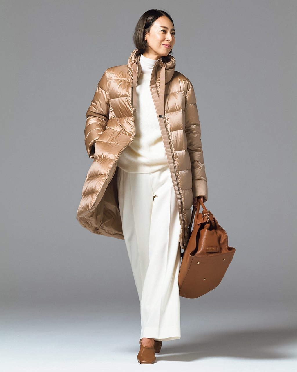 【ドゥクラッセ/DoCLASSE】の艶Airダウン・スタンドカラーロングコート 人気、トレンドファッション・服の通販 founy(ファニー) 　ファッション　Fashion　レディースファッション　Fashion for Women　アウター　Coat / Outerwear Collection　コート・ロングコート・ピーコート　Long Coats, Peacoats & More　カッティング　Cutting Detail　コクーン　Cocoon, Cocoon Silhouette　スタンド　Stand Collar, Upright Stand　スピンドル　Spindle, Drawcord　タフタ　Taffeta, Structured Fabric　ダウン　Down, Puffer　バランス　Balance, Style Balance　ロング　Long, Long-Length　新作・新入荷　New Arrivals / New In　 other-1|ID: prp329100004755640 ipo3291000000034399315