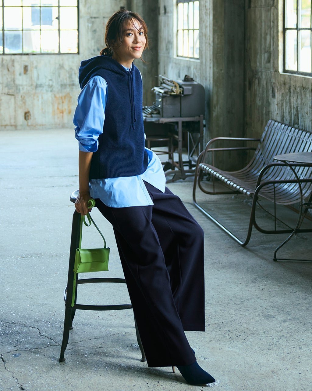 【ドゥクラッセ/DoCLASSE】のウォームストレッチ・セミワイド/72cm インテリア・キッズ・メンズ・レディースファッション・服の通販 founy(ファニー) ファッション Fashion レディースファッション Fashion for Women パンツ Pants & Trousers カッティング Cutting Detail カットソー Cut and Sewn Top ストレッチ Stretch, Stretchy Fabric メタル Metal, Metal Parts ワイド Wide, Wide Fit 新作・新入荷 New Arrivals / New In エレガント 上品 Elegant ミッドナイトブルー|ID: prp329100004755721 ipo3291000000034399500