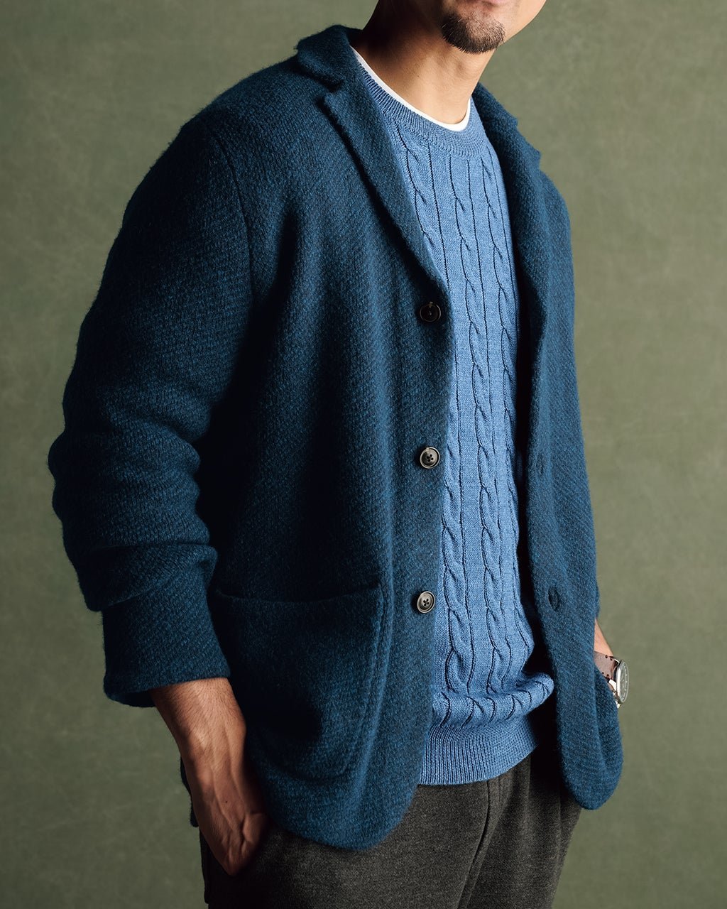 【ドゥクラッセ/DoCLASSE / MEN】のジャカード柔らかカーディガンジャケット インテリア・キッズ・メンズ・レディースファッション・服の通販 founy(ファニー) ファッション Fashion メンズファッション Fashion for Men アクリル Acrylic Material カーディガン Cardigan, Knitwear ジャカード/ジャガード Jacquard, Woven Pattern ジャケット Jacket, Outerwear ダブル Double, Double-Breasted ベスト Vest, Waistcoat メンズ Men's, Menswear エレガント 上品 Elegant アンティークインディゴ|ID: prp329100004755774 ipo3291000000034399653