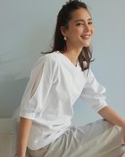 【ドゥクラッセ/DoCLASSE】のスリットシフォン・パフ袖トップス 人気、トレンドファッション・服の通販 founy(ファニー) ファッション Fashion レディースファッション Fashion for Women トップス・カットソー Cut & Sew Tops シャツ・ブラウス・オフィスカジュアル Elegant Blouses & Button-Ups ロングTシャツ・Tシャツ Longline T-Shirts & Tees カットソー・ベーシックTシャツ Cut-and-Sewn Tops / Stretch Tees & Basics カットソー Cut and Sewn Top シフォン Chiffon, Lightweight Fabric スリット Slit, Slit Detail スリーブ Sleeve, Long Sleeve / Short Sleeve フェイス Face, Facial Design プレミアム Premium, High-End thumbnail オフホワイト|ID: prp329100004756935 ipo3291000000034411396