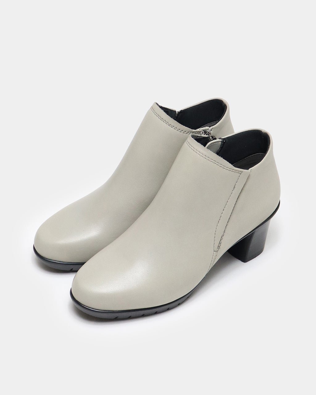 【フィットフィット/fitfit】のフレックスヒールショートブーツ200 インテリア・キッズ・メンズ・レディースファッション・服の通販 founy(ファニー) 　ファッション　Fashion　レディースファッション　Fashion for Women　インソール　Shoe Insole　くるぶし　Ankle-Length　カッティング　Cutting Detail　クッション　Cushion, Throw Pillow　抗菌　Antibacterial, Bacteria-Resistant　ショート　Short, Short Length　シンプル　Simple, Minimal　スマート　Smart, Elegant　トレンド　Trend, Trending Now　フィット　Fit, Slim Fit　フォーマル　Formal, Dressy　メッシュ　Mesh, Net Fabric　新作・新入荷　New Arrivals / New In　エレガント 上品　Elegant　ライトグレー|ID: prp329100004762182 ipo3291000000034465026