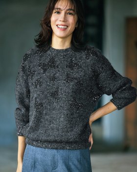 【ドゥクラッセ/DoCLASSE】 スパンコールジャカード・ニットプルオーバー人気、トレンドファッション・服の通販 founy(ファニー) ファッション Fashion レディースファッション Fashion for Women トップス・カットソー Cut & Sew Tops ニット Knit Tops & Sweaters カジュアルプルオーバー・ニットトップス Pullovers & Knit Tops / Casual Pullovers 新作・新入荷 New Arrivals / New In ジャカード／ジャガード Jacquard, Woven Pattern スタイリッシュ Stylish, Fashionable スパンコール Sequins, Sequin Embellishment セーター Sweater, Knitwear |ID:prp329100004775657