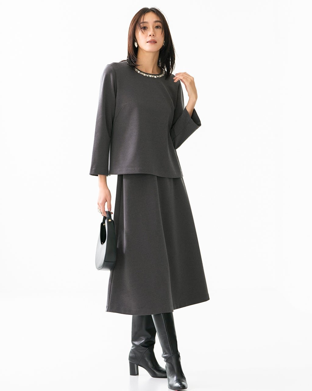 【ドゥクラッセ/DoCLASSE】のストレッチポンチ・ビジューセットアップ インテリア・キッズ・メンズ・レディースファッション・服の通販 founy(ファニー) ファッション Fashion レディースファッション Fashion for Women ワンピース Dresses 新作・新入荷 New Arrivals / New In イエロー Yellow クリスタル Crystal, Swarovski ストーン Stone, Gem-Like セットアップ Set-Up, Coordinated Outfit ビジュー Bijou, Jewel-like Accent フレア Flare, Flared エレガント 上品 Elegant チャコール|ID: prp329100004780926 ipo3291000000034686375