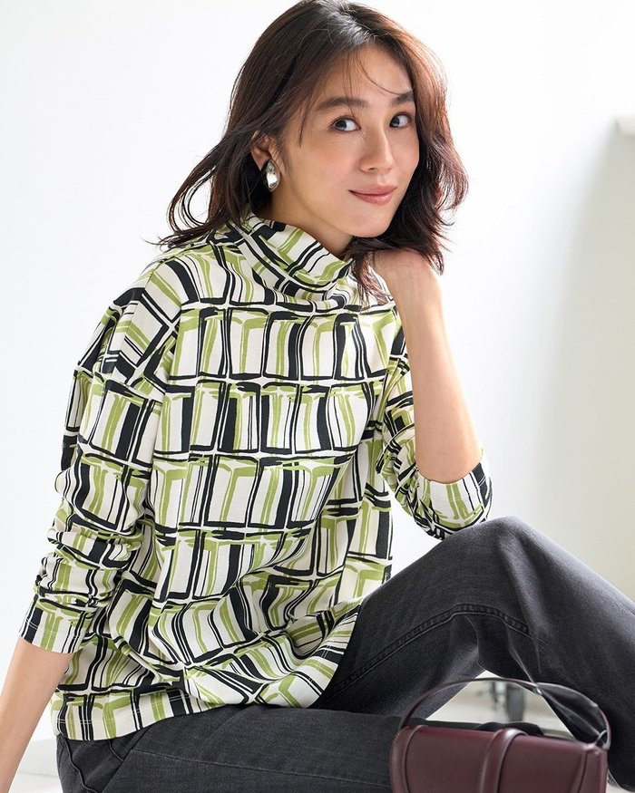 【ドゥクラッセ/DoCLASSE】の超長綿・抜け感ハイネック/総柄 インテリア・キッズ・メンズ・レディースファッション・服の通販 founy(ファニー) https://founy.com/ ファッション Fashion レディースファッション Fashion for Women トップス・カットソー Cut & Sew Tops シャツ・ブラウス・オフィスカジュアル Elegant Blouses & Button-Ups ロングTシャツ・Tシャツ Longline T-Shirts & Tees カットソー・ベーシックTシャツ Cut-and-Sewn Tops / Stretch Tees & Basics 新作・新入荷 New Arrivals / New In なめらか Smooth, Silky Texture カットソー Cut and Sewn Top ハイネック High Neck, Mock Neck プリント Print, Printed Pattern 人気 Popular, Best Seller |ID: prp329100004780932 ipo3291000000034686395