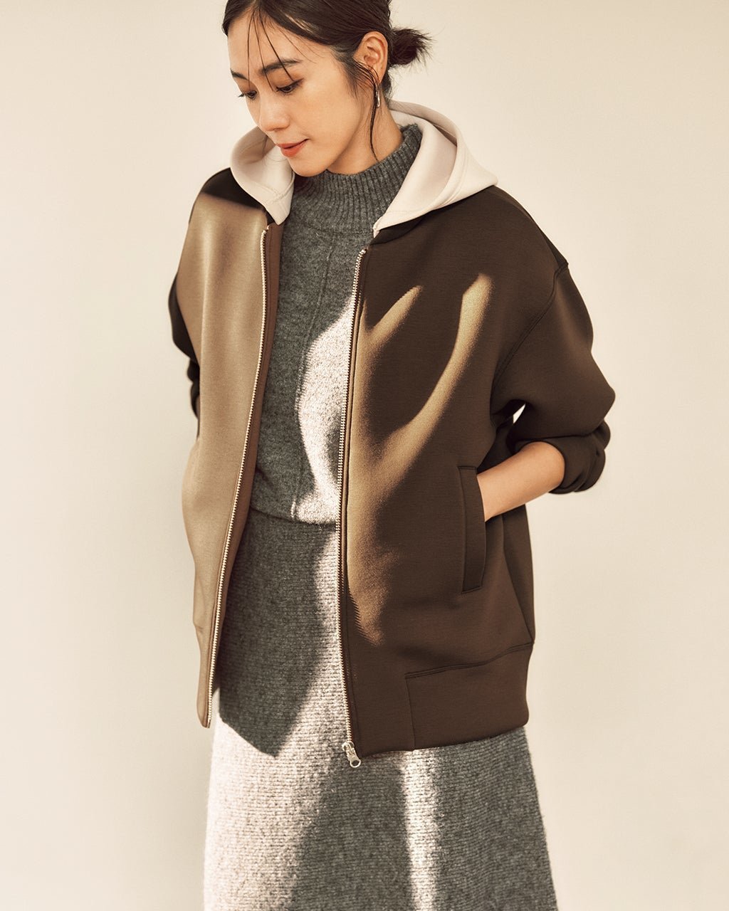 【ドゥクラッセ/DoCLASSE】のエアーライトフォルム・2WAYブルゾン インテリア・キッズ・メンズ・レディースファッション・服の通販 founy(ファニー) 　ファッション　Fashion　レディースファッション　Fashion for Women　アウター　Coat / Outerwear Collection　レディースジャケット・軽アウター　Jackets　ブルゾンジャケット・スポーティアウター　Blouson Jackets　カットソー　Cut and Sewn Top　シンプル　Simple, Minimal　ジャケット　Jacket, Outerwear　パーカー　Hoodie, Parka　ブルゾン　Blouson, Bomber Jacket　人気　Popular, Best Seller　ブラウン|ID: prp329100004789706 ipo3291000000034982449