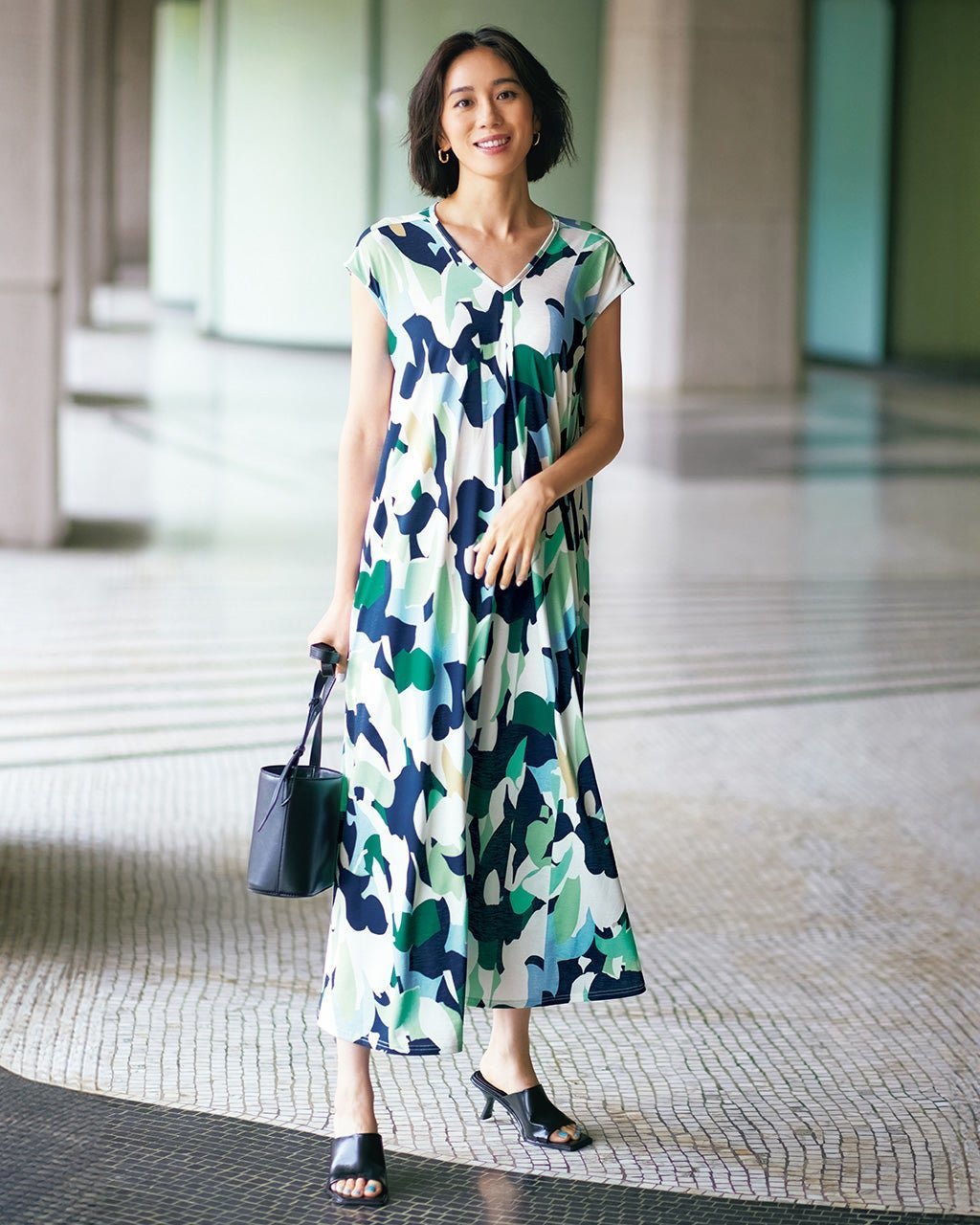 【ドゥクラッセ/DoCLASSE】のUVスラブ・フレアワンピース/柄長め丈 人気、トレンドファッション・服の通販 founy(ファニー) 　ファッション　Fashion　レディースファッション　Fashion for Women　ワンピース　Dresses　スマート　Smart, Elegant　フレア　Flare, Flared　フロント　Front, Front Design　プリント　Print, Printed Pattern　人気　Popular, Best Seller　夏　Summer　旅行　Travel　無地　Plain, Solid Color　 other-1|ID: prp329100004791778 ipo3291000000034768643