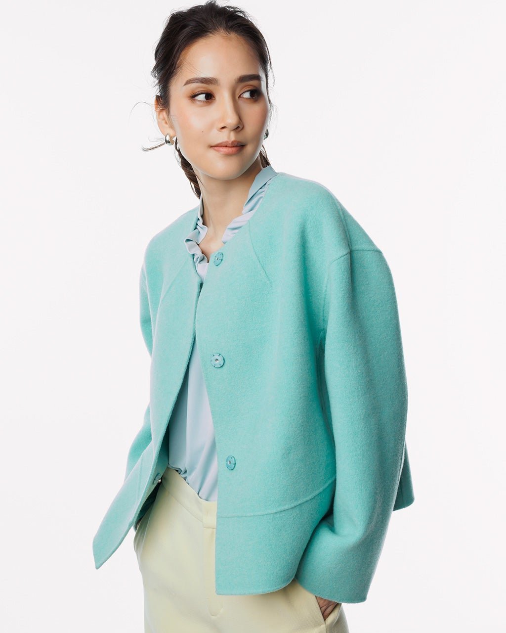 【ドゥクラッセ/DoCLASSE】のカシミヤ混ウールリバー/ノーカラージャケット 人気、トレンドファッション・服の通販 founy(ファニー) ファッション Fashion レディースファッション Fashion for Women アウター Coat / Outerwear Collection レディースジャケット・軽アウター Jackets ノーカラージャケット / シンプル上品コーデ Collarless Jackets シンプル Simple, Minimal ジャケット Jacket, Outerwear ストール Stole, Wrap 雑誌 Magazine, Fashion Magazine タートルネック Turtleneck, High Neck ダブル Double, Double-Breasted なめらか Smooth, Silky Texture ハンド Hand, Handmade フェイス Face, Facial Design ワーク Workwear, Utility Style other-1|ID: prp329100004793304 ipo3291000000034779466