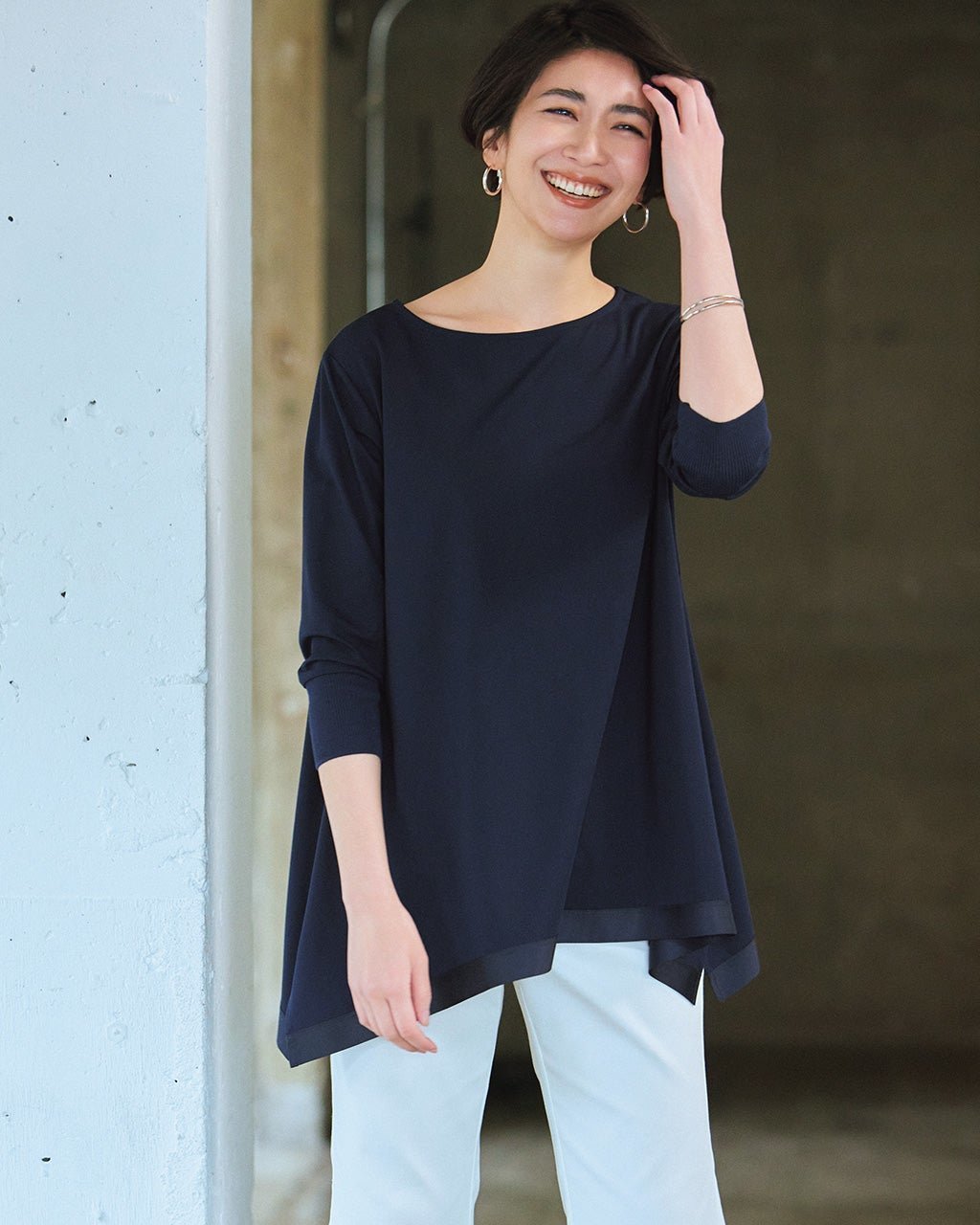 【ドゥクラッセ/DoCLASSE】のイレギュラーヘム・チュニック/7分袖 インテリア・キッズ・メンズ・レディースファッション・服の通販 founy(ファニー) 　ファッション　Fashion　レディースファッション　Fashion for Women　トップス・カットソー　Cut & Sew Tops　グログラン　Grosgrain, Grosgrain Ribbon　ダウン　Down, Puffer　チュニック　Tunic, Long Top　ドレープ　Drape, Draping Fabric　ミッドナイトブルー|ID: prp329100004816124 ipo3291000000035561731