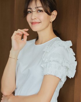 【ドゥクラッセ/DoCLASSE】 ランダムフリルスリーブ・プルオーバー人気、トレンドファッション・服の通販 founy(ファニー) ファッション Fashion レディースファッション Fashion for Women トップス・カットソー Cut & Sew Tops シャツ・ブラウス・オフィスカジュアル Elegant Blouses & Button-Ups ロングTシャツ・Tシャツ Longline T-Shirts & Tees カジュアルプルオーバー・ニットトップス Pullovers & Knit Tops / Casual Pullovers カットソー・ベーシックTシャツ Cut-and-Sewn Tops / Stretch Tees & Basics カットソー Cut and Sewn Top デニム Denim, Jeans Material フリル Frill, Ruffle ランダム Random, Irregular ワイド Wide, Wide Fit |ID:prp329100004817327