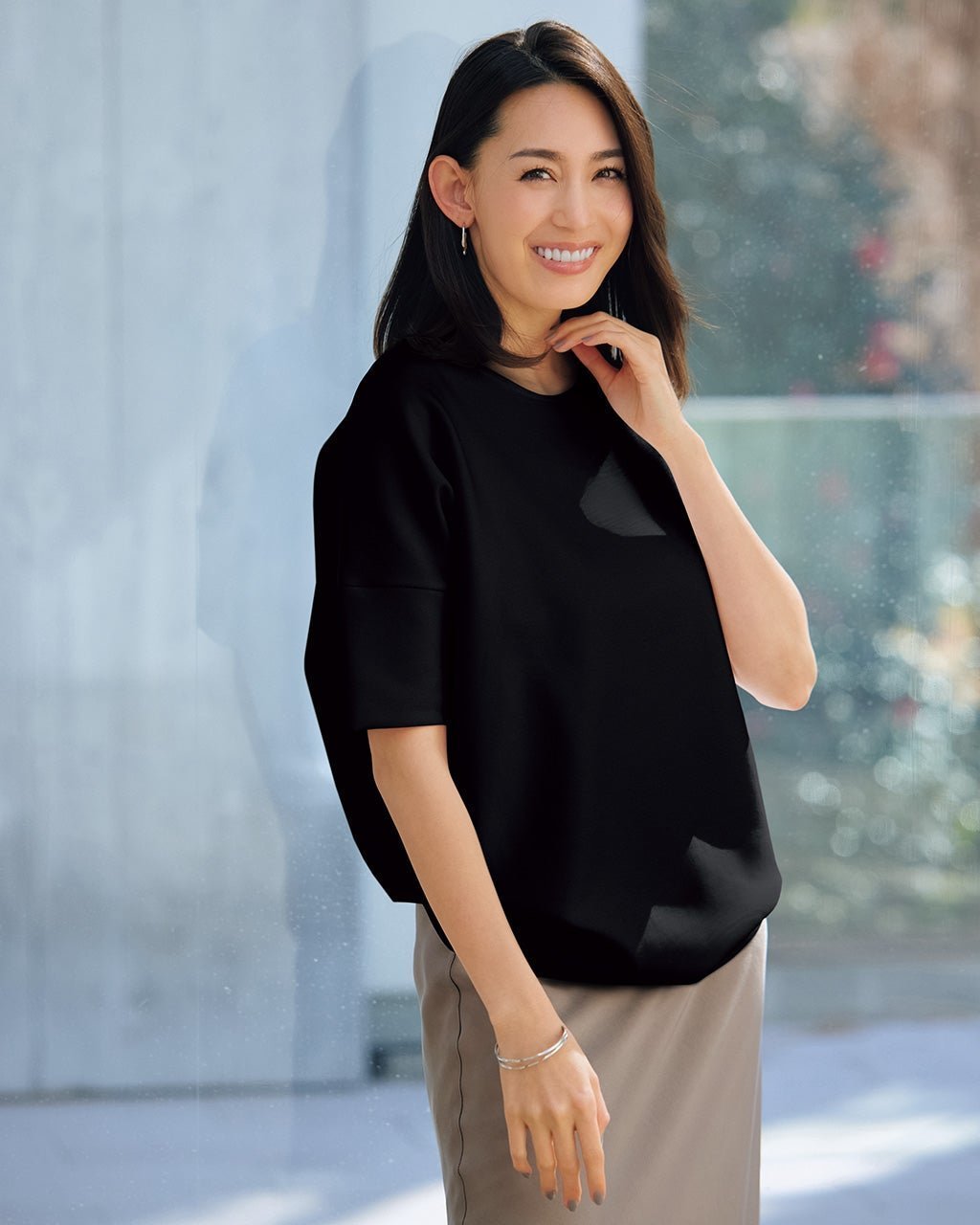 【ドゥクラッセ/DoCLASSE】のライトダンボール・5分袖プルオーバー インテリア・キッズ・メンズ・レディースファッション・服の通販 founy(ファニー) 　ファッション　Fashion　レディースファッション　Fashion for Women　トップス・カットソー　Cut & Sew Tops　シャツ・ブラウス・オフィスカジュアル　Elegant Blouses & Button-Ups　ロングTシャツ・Tシャツ　Longline T-Shirts & Tees　カジュアルプルオーバー・ニットトップス　Pullovers & Knit Tops / Casual Pullovers　カットソー・ベーシックTシャツ　Cut-and-Sewn Tops / Stretch Tees & Basics　カットソー　Cut and Sewn Top　フォルム　Silhouette, Form　エレガント 上品　Elegant　夏　Summer　春　Spring　S/S・春夏　SS, Spring/Summer, Warm Season　ブラック|ID: prp329100004818254 ipo3291000000035005398