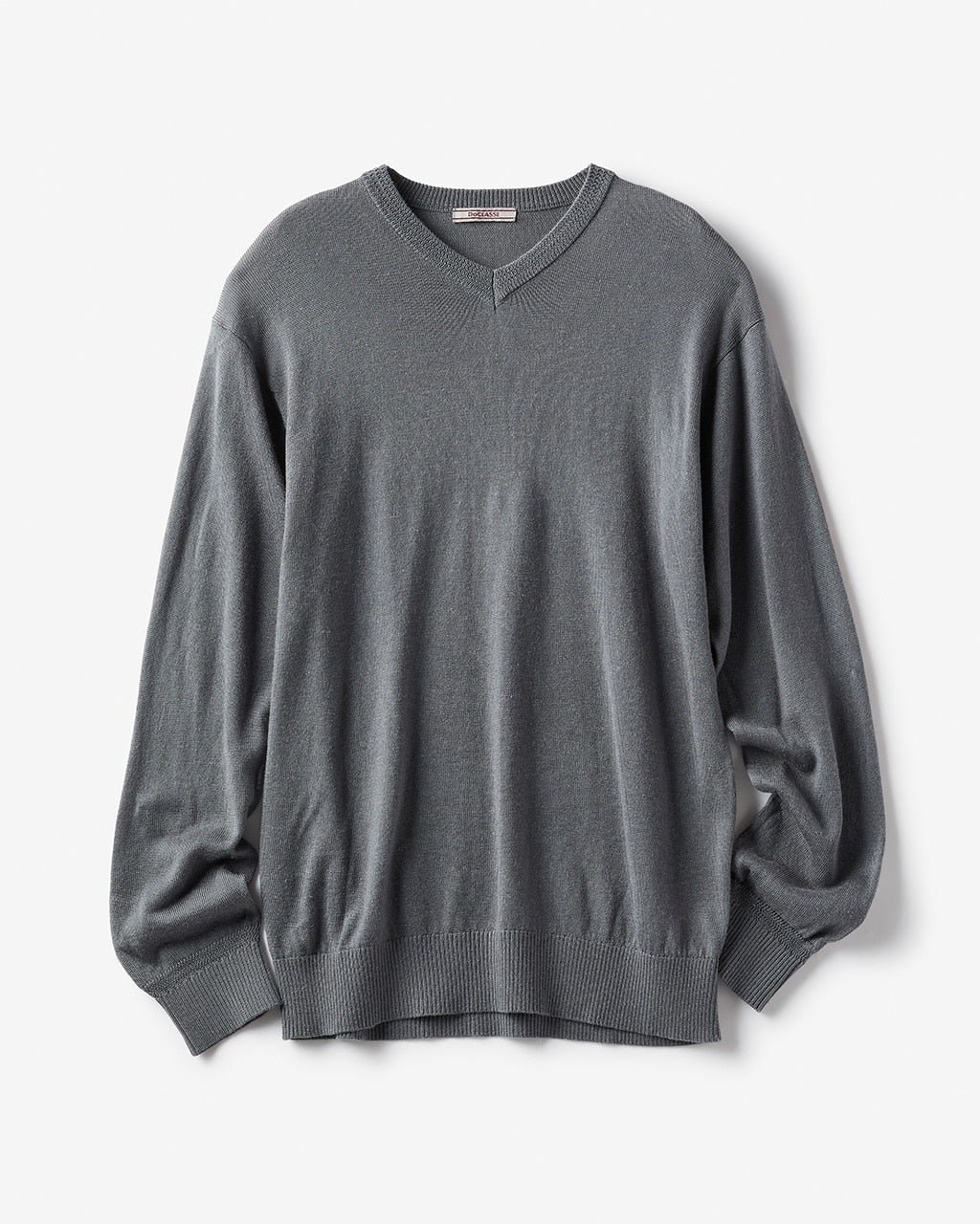 【ドゥクラッセ/DoCLASSE / MEN】のウォームキープVネックセーター インテリア・キッズ・メンズ・レディースファッション・服の通販 founy(ファニー) 　ファッション　Fashion　メンズファッション　Fashion for Men　ウォーム　Warm Fabric　スタイリッシュ　Stylish, Fashionable　セーター　Sweater, Knitwear　ベーシック　Basic, Essential　メンズ　Men's, Menswear　ワンポイント　One Point, Statement Accent　グレー|ID: prp329100004826468 ipo3291000000035799926