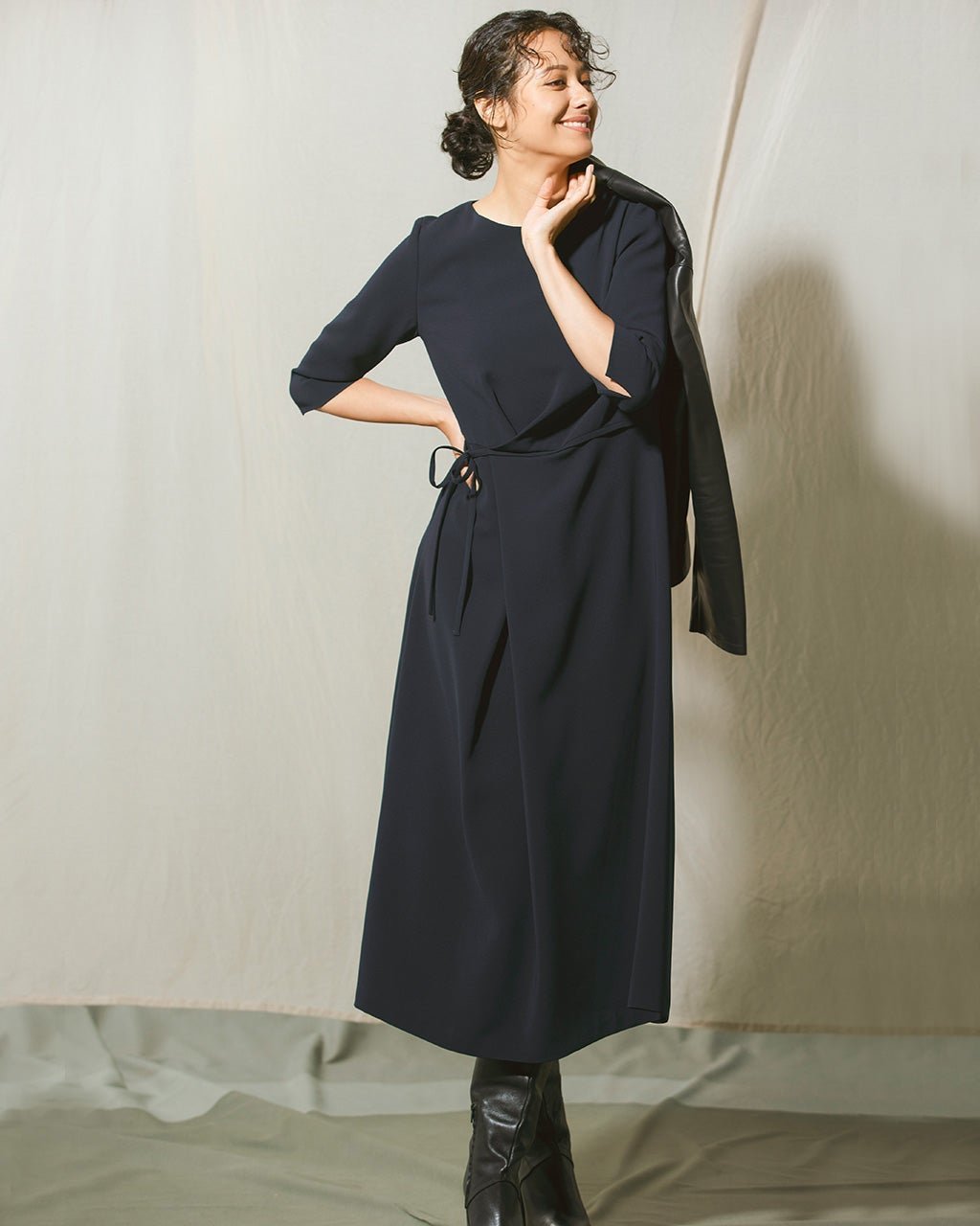 【ドゥクラッセ/DoCLASSE】のアセテートダブルクロス・タックワンピース インテリア・キッズ・メンズ・レディースファッション・服の通販 founy(ファニー) 　ファッション　Fashion　レディースファッション　Fashion for Women　ワンピース　Dresses　とろみ　Fluid, Flowy Fabric　シルク　Silk, 100% Silk　ジョーゼット　Georgette, Semi-Sheer Fabric　セットアップ　Set-Up, Coordinated Outfit　ドレープ　Drape, Draping Fabric　ロング　Long, Long-Length　冬　Winter / This Winter　A/W・秋冬　Autumn/Winter　ダークネイビー|ID: prp329100004832136 ipo3291000000035494644