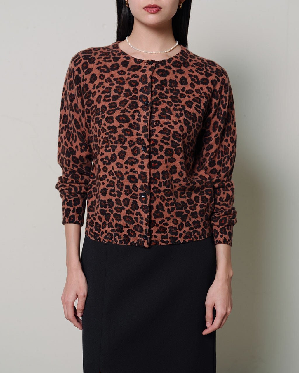 【ドゥクラッセ/DoCLASSE】のハイカウントメリノ・レオパードカーディガン インテリア・キッズ・メンズ・レディースファッション・服の通販 founy(ファニー) 　ファッション　Fashion　レディースファッション　Fashion for Women　トップス・カットソー　Cut & Sew Tops　ニット　Knit Tops & Sweaters　カーディガン・羽織り　Layered Style Cardigans　新作・新入荷　New Arrivals / New In　カーディガン　Cardigan, Knitwear　トレンド　Trend, Trending Now　リュクス　Luxury, Elegant, High-End, Chic　レオパード　Leopard, Animal Print　レオパード|ID: prp329100004833843 ipo3291000000035203843