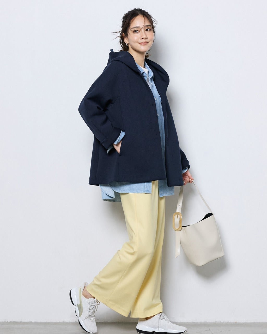 【ドゥクラッセ/DoCLASSE】のエアーフォルム・フードジャケット インテリア・キッズ・メンズ・レディースファッション・服の通販 founy(ファニー) 　ファッション　Fashion　レディースファッション　Fashion for Women　アウター　Coat / Outerwear Collection　レディースジャケット・軽アウター　Jackets　カッティング　Cutting Detail　グログラン　Grosgrain, Grosgrain Ribbon　コンパクト　Compact, Small Size　ジャケット　Jacket, Outerwear　ストレッチ　Stretch, Stretchy Fabric　スリーブ　Sleeve, Long Sleeve / Short Sleeve　パターン　Pattern, Design Print　フェミニン　Feminine, Girly　フォルム　Silhouette, Form　新作・新入荷　New Arrivals / New In　ミッドナイトブルー|ID: prp329100004834708 ipo3291000000035213736