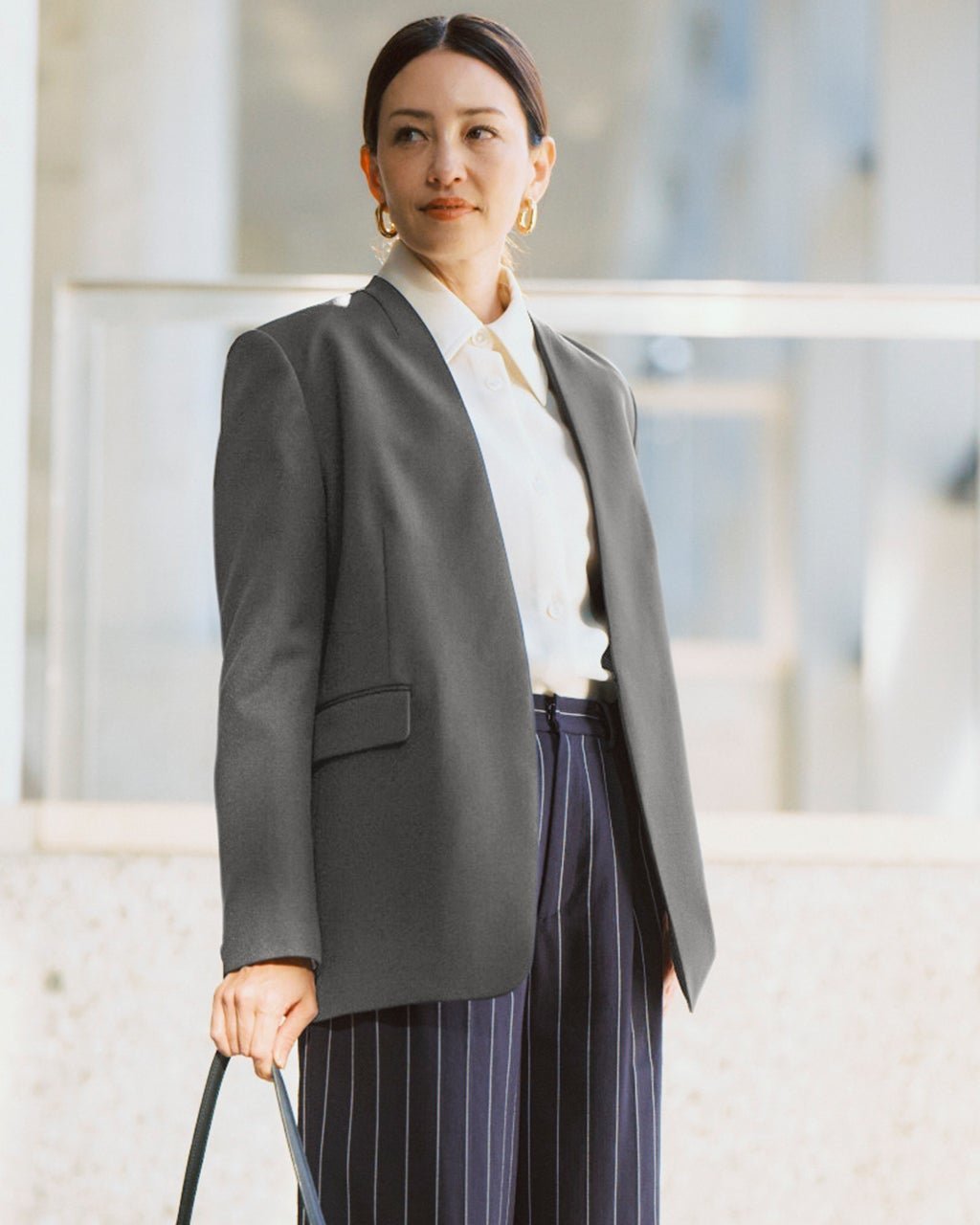 【ドゥクラッセ/DoCLASSE】のトリニティツイル・ノーカラージャケット インテリア・キッズ・メンズ・レディースファッション・服の通販 founy(ファニー) 　ファッション　Fashion　レディースファッション　Fashion for Women　アウター　Coat / Outerwear Collection　レディースジャケット・軽アウター　Jackets　ノーカラージャケット / シンプル上品コーデ　Collarless Jackets　オケージョン　Occasion Wear　サマー　Summer, Summer Style　ジャケット　Jacket, Outerwear　ストレッチ　Stretch, Stretchy Fabric　セットアップ　Set-Up, Coordinated Outfit　デニム　Denim, Jeans Material　フォルム　Silhouette, Form　エレガント 上品　Elegant　入学式　Entrance Ceremony　ビジネス 仕事 通勤　Business / Work / Commuting　グレー|ID: prp329100004834711 ipo3291000000035213750