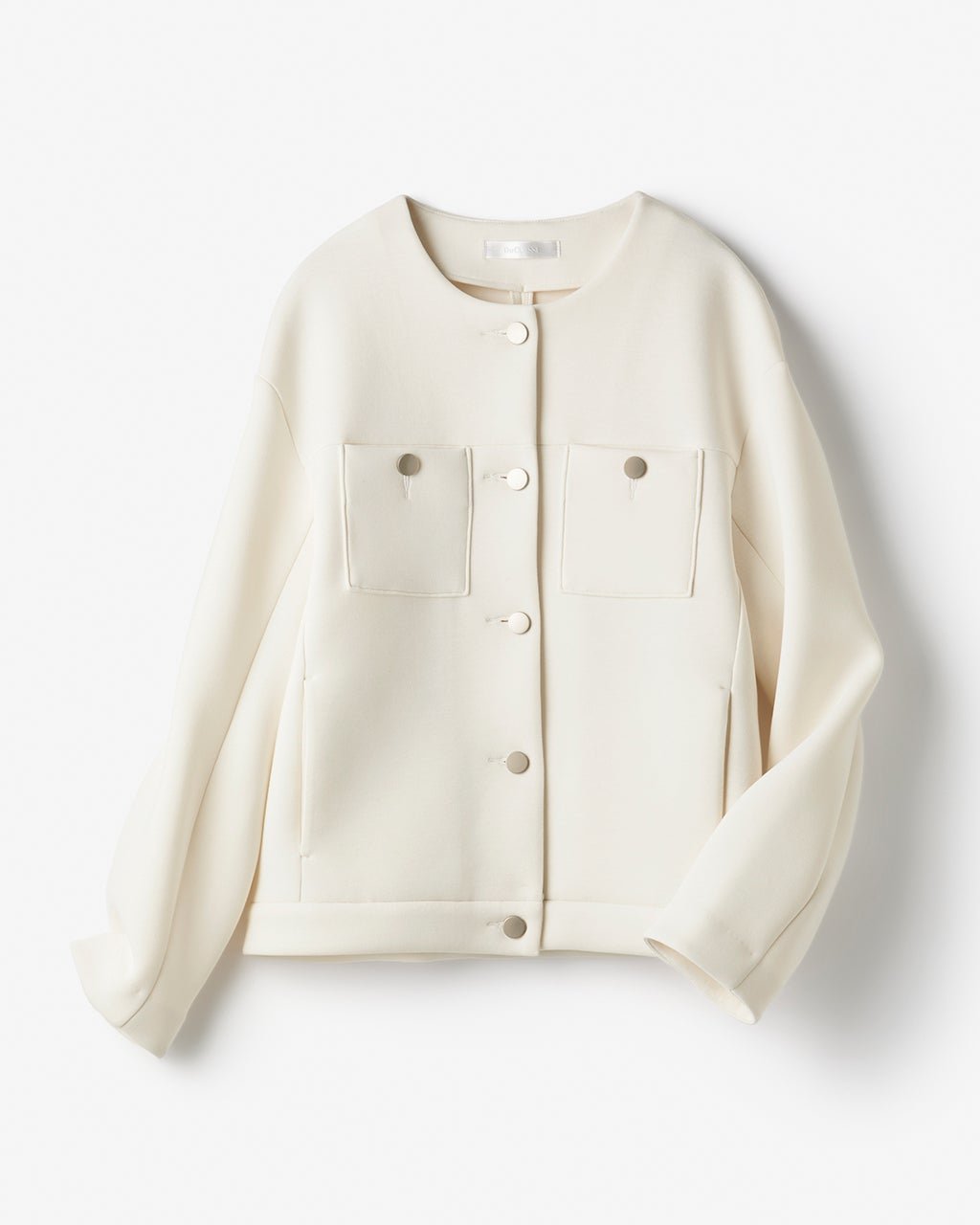 【ドゥクラッセ/DoCLASSE】のエアーフォルム・Cカラーブルゾン インテリア・キッズ・メンズ・レディースファッション・服の通販 founy(ファニー) 　ファッション　Fashion　レディースファッション　Fashion for Women　アウター　Coat / Outerwear Collection　レディースジャケット・軽アウター　Jackets　ブルゾンジャケット・スポーティアウター　Blouson Jackets　新作・新入荷　New Arrivals / New In　カットソー　Cut and Sewn Top　コンパクト　Compact, Small Size　ショルダー　Shoulder, Shoulder Strap　ジャケット　Jacket, Outerwear　ドロップ　Drop Shoulder, Dropped Style　フォルム　Silhouette, Form　フロント　Front, Front Design　ブルゾン　Blouson, Bomber Jacket　ポケット　Pocket, Pocket Detail　メタル　Metal, Metal Parts　エレガント 上品　Elegant　オフホワイト|ID: prp329100004834712 ipo3291000000035213758