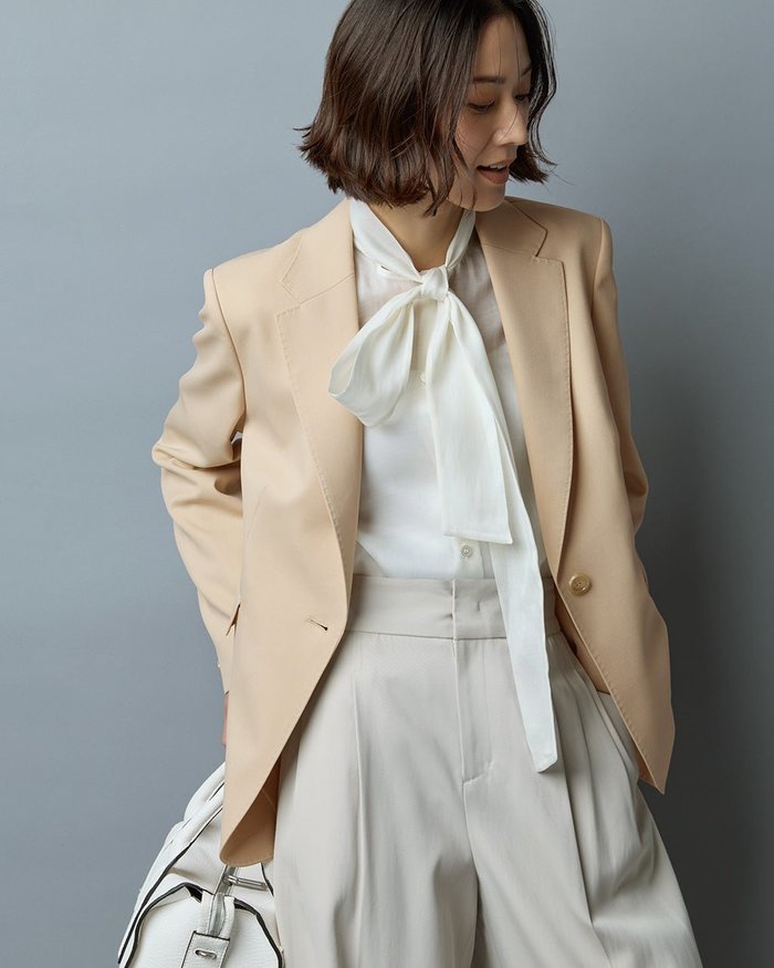 【ドゥクラッセ/DoCLASSE】のトリニティツイル・シングルジャケット インテリア・キッズ・メンズ・レディースファッション・服の通販 founy(ファニー) https://founy.com/ ファッション Fashion レディースファッション Fashion for Women アウター Coat / Outerwear Collection レディースジャケット・軽アウター Jackets オケージョン Occasion Wear サマー Summer, Summer Style ジャケット Jacket, Outerwear ストレッチ Stretch, Stretchy Fabric セットアップ Set-Up, Coordinated Outfit ハンド Hand, Handmade パターン Pattern, Design Print フォルム Silhouette, Form ベーシック Basic, Essential ボックス Boxy, Box Shape エレガント 上品 Elegant 入学式 Entrance Ceremony ビジネス 仕事 通勤 Business / Work / Commuting |ID: prp329100004834717 ipo3291000000036009944