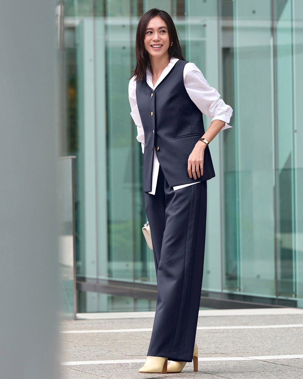 【ドゥクラッセ/DoCLASSE】のスポンジWクロス・イージーワイドパンツ インテリア・キッズ・メンズ・レディースファッション・服の通販 founy(ファニー) 　ファッション　Fashion　レディースファッション　Fashion for Women　パンツ　Pants & Trousers　新作・新入荷　New Arrivals / New In　なめらか　Smooth, Silky Texture　オケージョン　Occasion Wear　ストレッチ　Stretch, Stretchy Fabric　セットアップ　Set-Up, Coordinated Outfit　フォルム　Silhouette, Form　ビジネス 仕事 通勤　Business / Work / Commuting　ミッドナイトブルー|ID: prp329100004834718 ipo3291000000035213792