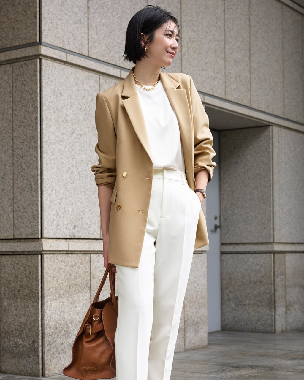 【ドゥクラッセ/DoCLASSE】のスポンジWクロス・ダブルブレストジャケット インテリア・キッズ・メンズ・レディースファッション・服の通販 founy(ファニー) 　ファッション　Fashion　レディースファッション　Fashion for Women　アウター　Coat / Outerwear Collection　レディースジャケット・軽アウター　Jackets　おすすめ　Recommended / Our Picks　なめらか　Smooth, Silky Texture　オケージョン　Occasion Wear　ジャケット　Jacket, Outerwear　ストレッチ　Stretch, Stretchy Fabric　スマート　Smart, Elegant　セットアップ　Set-Up, Coordinated Outfit　ビジネス 仕事 通勤　Business / Work / Commuting　ベージュ|ID: prp329100004834720 ipo3291000000035213813