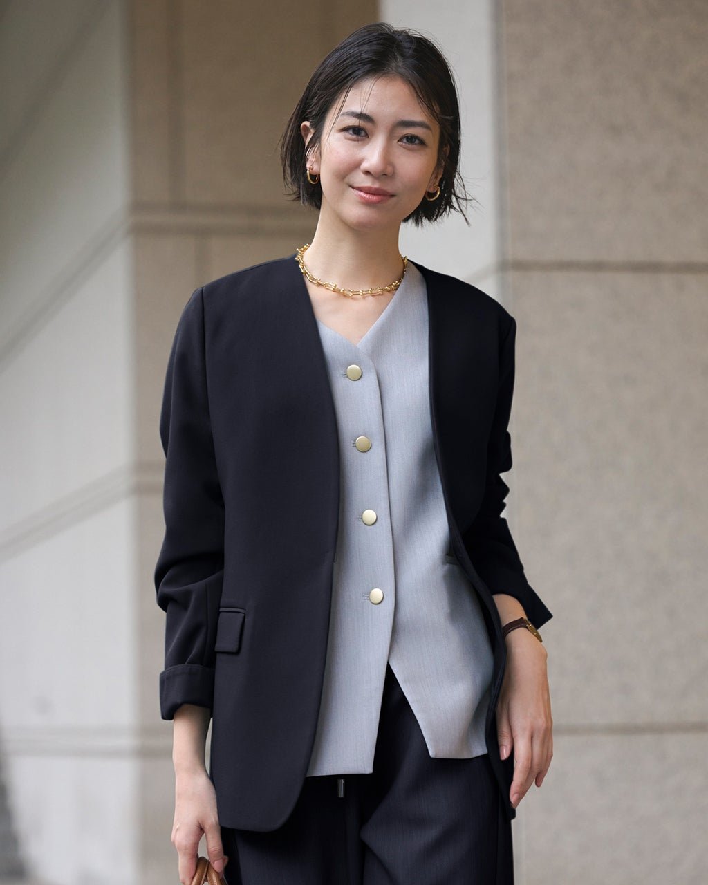 【ドゥクラッセ/DoCLASSE】のスポンジWクロス・ノーカラージャケット インテリア・キッズ・メンズ・レディースファッション・服の通販 founy(ファニー) ファッション Fashion レディースファッション Fashion for Women アウター Coat / Outerwear Collection レディースジャケット・軽アウター Jackets ノーカラージャケット / シンプル上品コーデ Collarless Jackets なめらか Smooth, Silky Texture オケージョン Occasion Wear ジャケット Jacket, Outerwear ストレッチ Stretch, Stretchy Fabric スリット Slit, Slit Detail セットアップ Set-Up, Coordinated Outfit フォルム Silhouette, Form ビジネス 仕事 通勤 Business / Work / Commuting ミッドナイトブルー|ID: prp329100004834721 ipo3291000000035213821