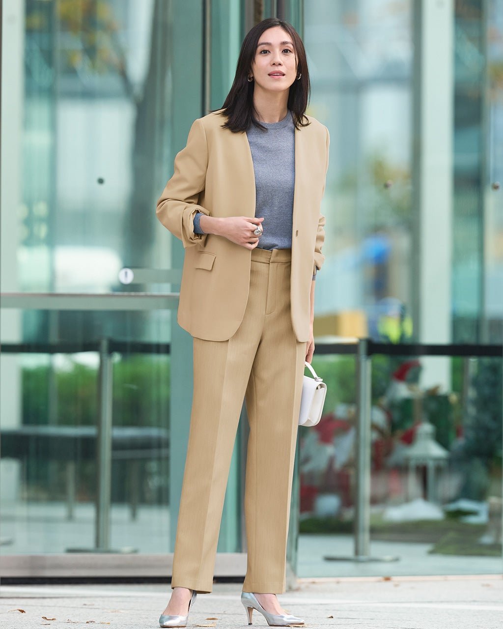 【ドゥクラッセ/DoCLASSE】のスポンジWクロス・テーパードパンツ インテリア・キッズ・メンズ・レディースファッション・服の通販 founy(ファニー) 　ファッション　Fashion　レディースファッション　Fashion for Women　パンツ　Pants & Trousers　新作・新入荷　New Arrivals / New In　なめらか　Smooth, Silky Texture　オケージョン　Occasion Wear　ストレッチ　Stretch, Stretchy Fabric　スーツ　Suit, Formalwear　セットアップ　Set-Up, Coordinated Outfit　センター　Center, Center Line　ビジネス 仕事 通勤　Business / Work / Commuting　ベージュ|ID: prp329100004834724 ipo3291000000035213840