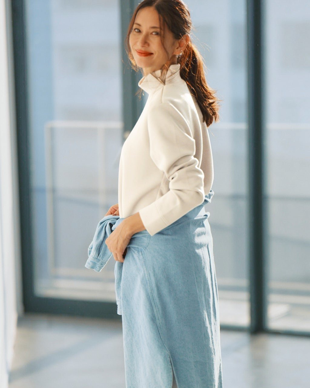 【ドゥクラッセ/DoCLASSE】のシルキーダンボール・異素材ハイネック インテリア・キッズ・メンズ・レディースファッション・服の通販 founy(ファニー) 　ファッション　Fashion　レディースファッション　Fashion for Women　トップス・カットソー　Cut & Sew Tops　シャツ・ブラウス・オフィスカジュアル　Elegant Blouses & Button-Ups　ロングTシャツ・Tシャツ　Longline T-Shirts & Tees　カットソー・ベーシックTシャツ　Cut-and-Sewn Tops / Stretch Tees & Basics　新作・新入荷　New Arrivals / New In　なめらか　Smooth, Silky Texture　カットソー　Cut and Sewn Top　ハイネック　High Neck, Mock Neck　ライトベージュ|ID: prp329100004834725 ipo3291000000035213847