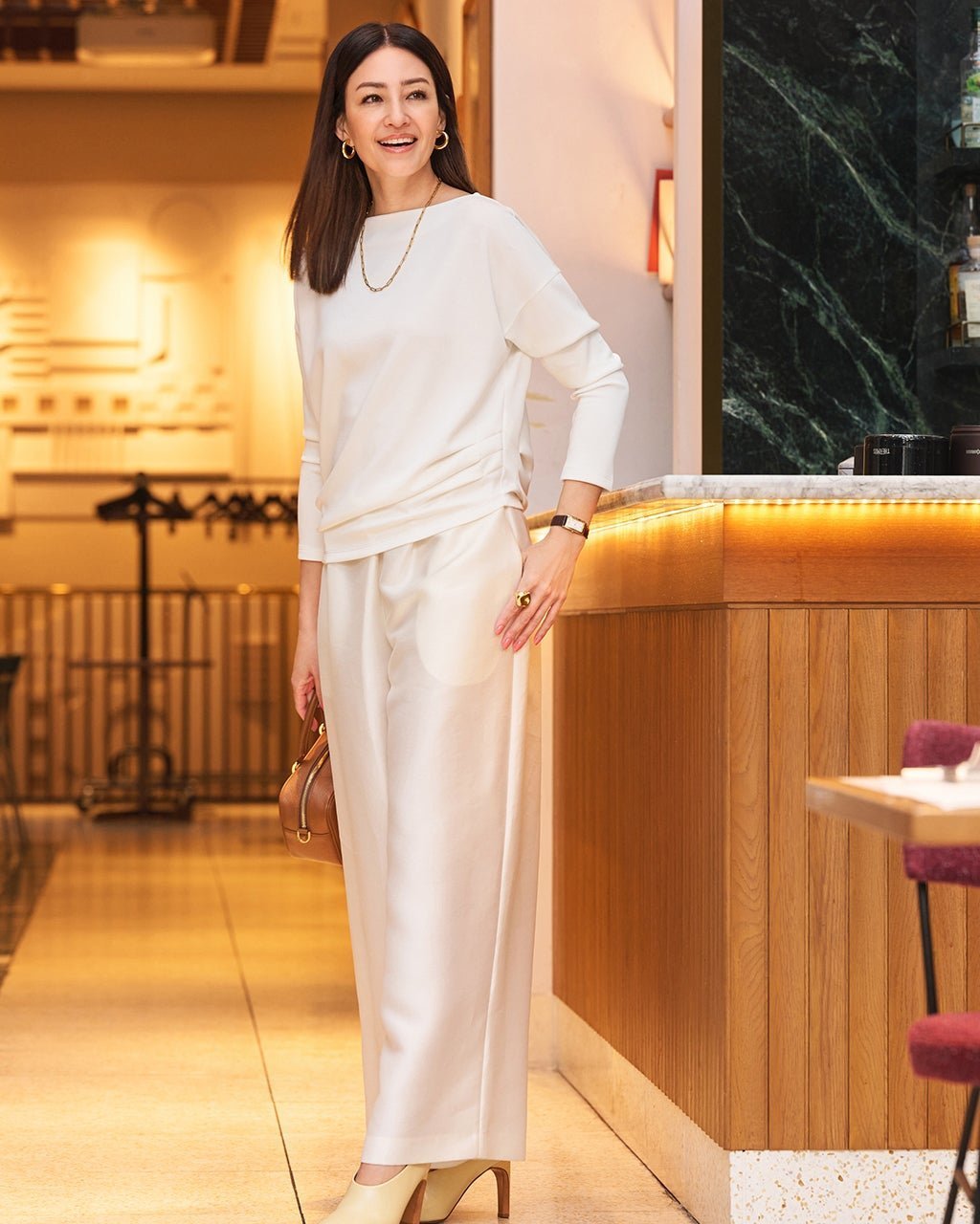 【ドゥクラッセ/DoCLASSE】のシルキーダンボール・ボートネック 人気、トレンドファッション・服の通販 founy(ファニー) 　ファッション　Fashion　レディースファッション　Fashion for Women　トップス・カットソー　Cut & Sew Tops　シャツ・ブラウス・オフィスカジュアル　Elegant Blouses & Button-Ups　ロングTシャツ・Tシャツ　Longline T-Shirts & Tees　カットソー・ベーシックTシャツ　Cut-and-Sewn Tops / Stretch Tees & Basics　なめらか　Smooth, Silky Texture　カットソー　Cut and Sewn Top　ドレープ　Drape, Draping Fabric　フィット　Fit, Slim Fit　フォルム　Silhouette, Form　 other-1|ID: prp329100004834726 ipo3291000000035213850