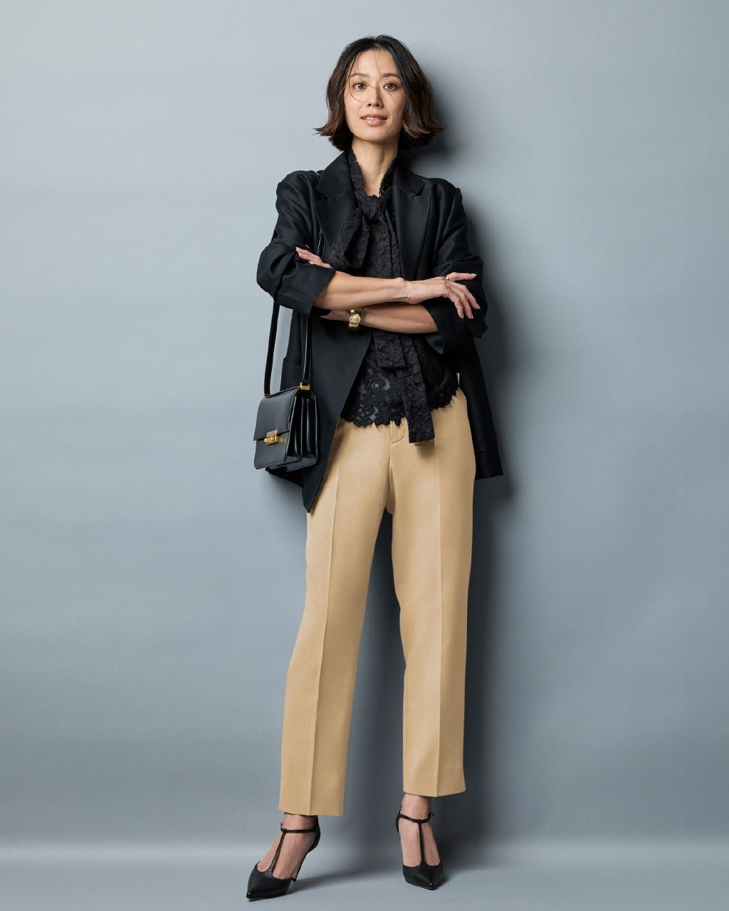 【ドゥクラッセ/DoCLASSE】のトリニティツイル・テーパードパンツ インテリア・キッズ・メンズ・レディースファッション・服の通販 founy(ファニー) 　ファッション　Fashion　レディースファッション　Fashion for Women　パンツ　Pants & Trousers　新作・新入荷　New Arrivals / New In　オケージョン　Occasion Wear　サマー　Summer, Summer Style　ストレッチ　Stretch, Stretchy Fabric　スリット　Slit, Slit Detail　セットアップ　Set-Up, Coordinated Outfit　エレガント 上品　Elegant　ビジネス 仕事 通勤　Business / Work / Commuting　入学式　Entrance Ceremony　ライトベージュ|ID: prp329100004834729 ipo3291000000035213874