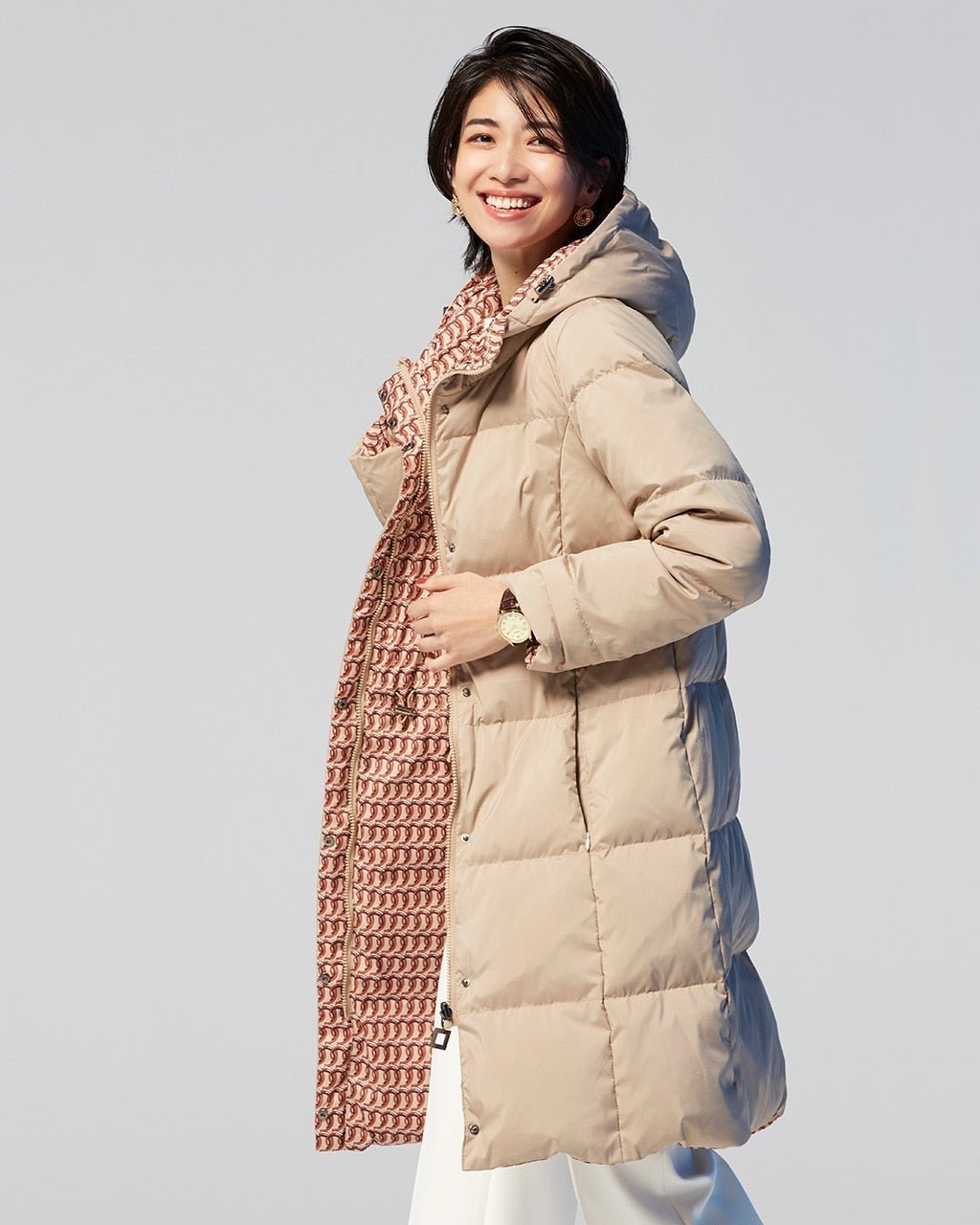 【ドゥクラッセ/DoCLASSE】のフーデッド・リバーシブルダウン 人気、トレンドファッション・服の通販 founy(ファニー) 　ファッション　Fashion　レディースファッション　Fashion for Women　キルティング　Quilted, Quilting　タフタ　Taffeta, Structured Fabric　ダウン　Down, Puffer　ドローコード　Drawcord, Drawstring Cord　フラット　Flat, Flat Shoes　ポケット　Pocket, Pocket Detail　エレガント 上品　Elegant　無地　Plain, Solid Color　 other-1|ID: prp329100004837060 ipo3291000000035249942