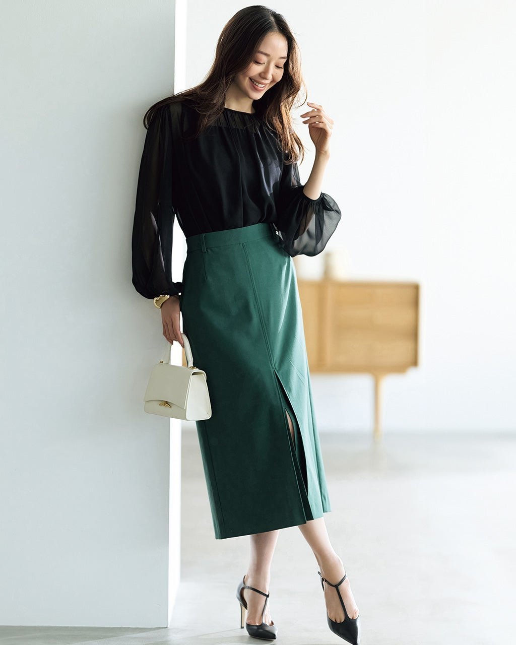 【ドゥクラッセ/DoCLASSE】の2WAYストレッチ・Iラインスカート 人気、トレンドファッション・服の通販 founy(ファニー) 　ファッション　Fashion　レディースファッション　Fashion for Women　スカート　Skirts　おすすめ　Recommended / Our Picks　ストレッチ　Stretch, Stretchy Fabric　スマート　Smart, Elegant　スリット　Slit, Slit Detail　センター　Center, Center Line　エレガント 上品　Elegant　 other-1|ID: prp329100004837968 ipo3291000000035494627