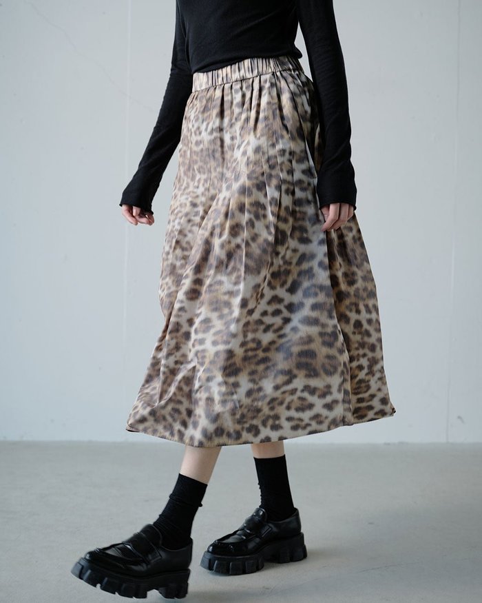 【ドゥクラッセ/DoCLASSE】のイタリアンタフタ・レオパードスカート インテリア・キッズ・メンズ・レディースファッション・服の通販 founy(ファニー) https://founy.com/ ファッション Fashion レディースファッション Fashion for Women スカート Skirts 新作・新入荷 New Arrivals / New In イタリア Italy カッティング Cutting Detail ジャカード／ジャガード Jacquard, Woven Pattern タフタ Taffeta, Structured Fabric フレア Flare, Flared プリント Print, Printed Pattern レオパード Leopard, Animal Print エレガント 上品 Elegant |ID: prp329100004839712 ipo3291000000035268449