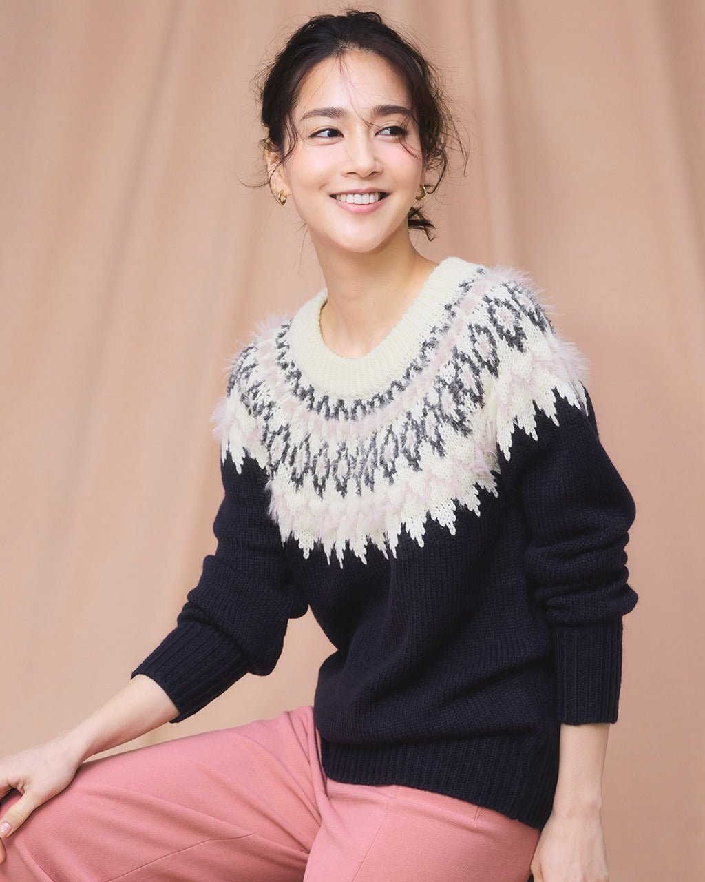【ドゥクラッセ/DoCLASSE】のフェザータッチ・フェアアイルセーター インテリア・キッズ・メンズ・レディースファッション・服の通販 founy(ファニー) ファッション Fashion レディースファッション Fashion for Women トップス・カットソー Cut & Sew Tops ニット Knit Tops & Sweaters ジャカード/ジャガード Jacquard, Woven Pattern セーター Sweater, Knitwear テクスチャー Texture, Textured Fabric フェザーヤーン Feather Yarn, Fluffy Yarn 人気 Popular, Best Seller ネイビー|ID: prp329100004839751 ipo3291000000035268624