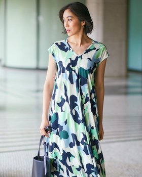 【ドゥクラッセ/DoCLASSE】 UVスラブ・フレアワンピース/柄普通丈人気、トレンドファッション・服の通販 founy(ファニー) ファッション Fashion レディースファッション Fashion for Women ワンピース Dresses スマート Smart, Elegant フレア Flare, Flared フロント Front, Front Design プリント Print, Printed Pattern 夏 Summer 旅行 Travel 無地 Plain, Solid Color |ID:prp329100004847612