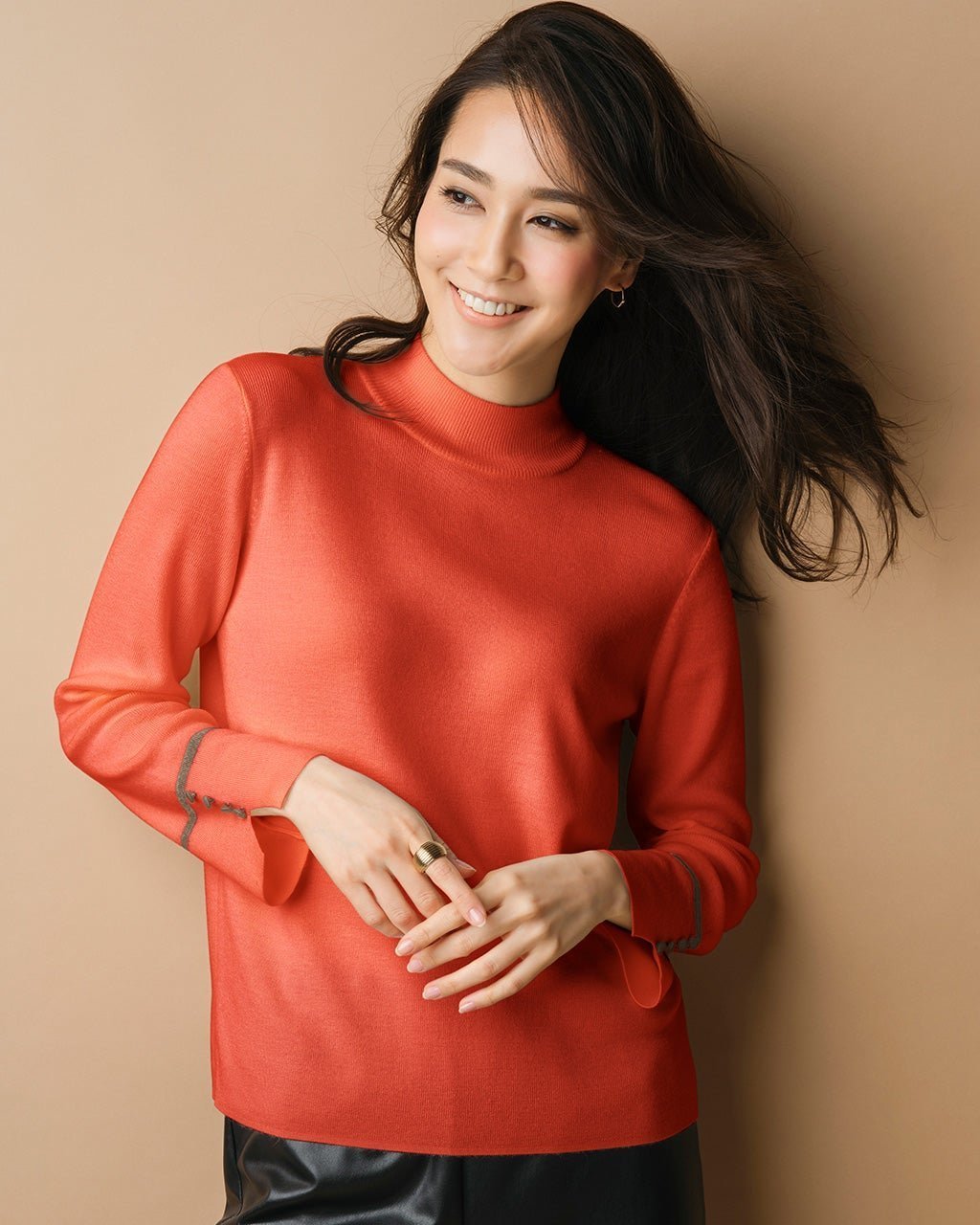 【ドゥクラッセ/DoCLASSE】の総針ニット・エッセンシャルハイネック インテリア・キッズ・メンズ・レディースファッション・服の通販 founy(ファニー) 　ファッション　Fashion　レディースファッション　Fashion for Women　トップス・カットソー　Cut & Sew Tops　ニット　Knit Tops & Sweaters　オレンジ　Orange　シンプル　Simple, Minimal　ジャケット　Jacket, Outerwear　スリット　Slit, Slit Detail　セーター　Sweater, Knitwear　雑誌　Magazine, Fashion Magazine　なめらか　Smooth, Silky Texture　ハイネック　High Neck, Mock Neck　パターン　Pattern, Design Print　オレンジ|ID: prp329100004848050 ipo3291000000035431277