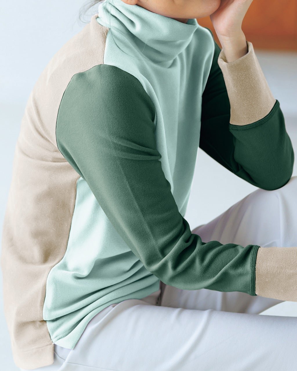 【ドゥクラッセ/DoCLASSE】のホットリブート・カラーブロックハイネック インテリア・キッズ・メンズ・レディースファッション・服の通販 founy(ファニー) 　ファッション　Fashion　レディースファッション　Fashion for Women　トップス・カットソー　Cut & Sew Tops　シャツ・ブラウス・オフィスカジュアル　Elegant Blouses & Button-Ups　ロングTシャツ・Tシャツ　Longline T-Shirts & Tees　カットソー・ベーシックTシャツ　Cut-and-Sewn Tops / Stretch Tees & Basics　アウトドア　Outdoor Clothing　カットソー　Cut and Sewn Top　スポーツ　Sports, Activewear　リラックス　Relax, Relaxed Fit　ブルー・パターン|ID: prp329100004848052 ipo3291000000035431297