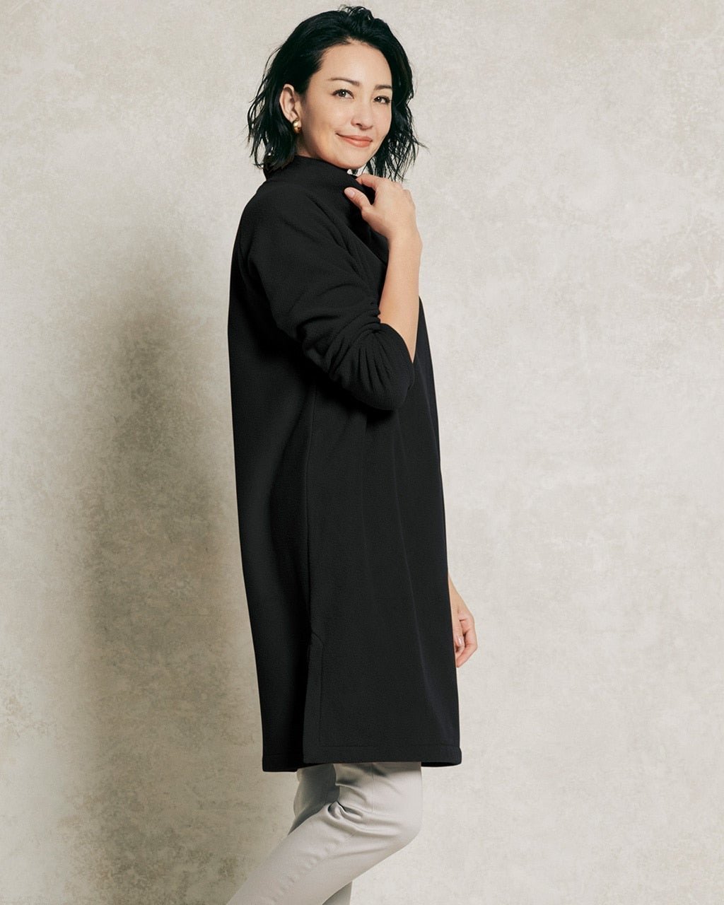 【ドゥクラッセ/DoCLASSE】のピークウォーム・ロングハイネック インテリア・キッズ・メンズ・レディースファッション・服の通販 founy(ファニー) 　ファッション　Fashion　レディースファッション　Fashion for Women　トップス・カットソー　Cut & Sew Tops　シャツ・ブラウス・オフィスカジュアル　Elegant Blouses & Button-Ups　ロングTシャツ・Tシャツ　Longline T-Shirts & Tees　カットソー・ベーシックTシャツ　Cut-and-Sewn Tops / Stretch Tees & Basics　おすすめ　Recommended / Our Picks　カットソー　Cut and Sewn Top　ミックス　Mix, Mixed Style　冬　Winter / This Winter　ブラック|ID: prp329100004848054 ipo3291000000035431311