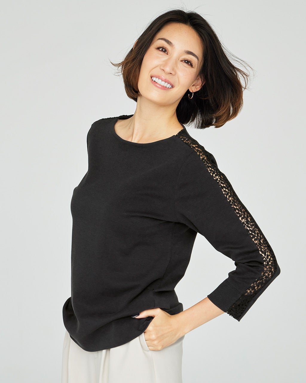 【ドゥクラッセ/DoCLASSE】のレースデザイン/7分袖・ドゥクラッセTシャツ インテリア・キッズ・メンズ・レディースファッション・服の通販 founy(ファニー) ファッション Fashion レディースファッション Fashion for Women トップス・カットソー Cut & Sew Tops シャツ・ブラウス・オフィスカジュアル Elegant Blouses & Button-Ups ロングTシャツ・Tシャツ Longline T-Shirts & Tees カットソー・ベーシックTシャツ Cut-and-Sewn Tops / Stretch Tees & Basics インナー Innerwear カットソー Cut and Sewn Top シンプル Simple, Minimal ジャケット Jacket, Outerwear ダブル Double, Double-Breasted デニム Denim, Jeans Material 定番 Standard, Basic Item なめらか Smooth, Silky Texture パール Pearl, Pearl Accent フロント Front, Front Design ベーシック Basic, Essential 半袖 Short Sleeve, Half Sleeve リーフ Leaf, Botanical Leaf レース Lace, Lace Fabric おすすめ Recommended / Our Picks エレガント 上品 Elegant ビジネス 仕事 通勤 Business / Work / Commuting ブラック|ID: prp329100004848063 ipo3291000000035431377