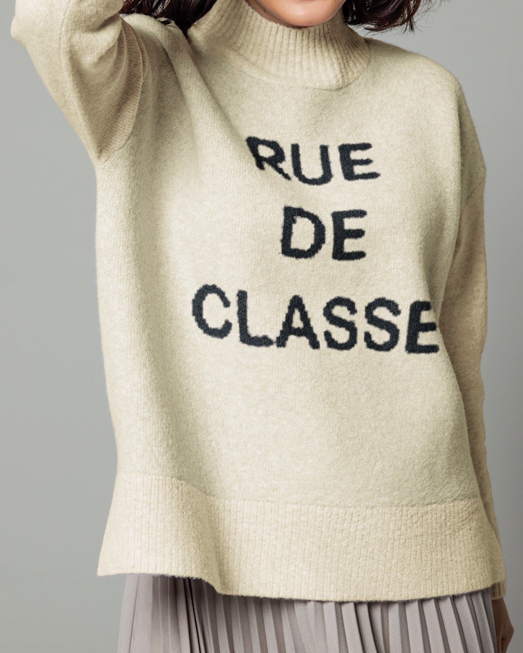 【ドゥクラッセ/DoCLASSE】のジャカード編み・ロゴハイネック インテリア・キッズ・メンズ・レディースファッション・服の通販 founy(ファニー) ファッション Fashion レディースファッション Fashion for Women トップス・カットソー Cut & Sew Tops ニット Knit Tops & Sweaters ジャカード/ジャガード Jacquard, Woven Pattern セーター Sweater, Knitwear ハイネック High Neck, Mock Neck 冬 Winter / This Winter オフホワイト|ID: prp329100004848077 ipo3291000000035431491