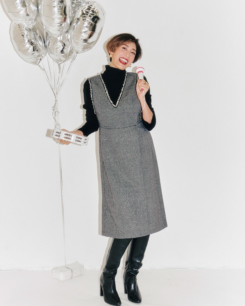 【ドゥクラッセ/DoCLASSE】のラメツイード・フリンジジャンパースカート インテリア・キッズ・メンズ・レディースファッション・服の通販 founy(ファニー) 　ファッション　Fashion　レディースファッション　Fashion for Women　スカート　Skirts　おすすめ　Recommended / Our Picks　カッティング　Cutting Detail　ツイード　Twill, Twill Weave　トレンド　Trend, Trending Now　フリンジ　Fringe, Tassel　ミックス　Mix, Mixed Style　人気　Popular, Best Seller　冬　Winter / This Winter　ブラック|ID: prp329100004848079 ipo3291000000035431503