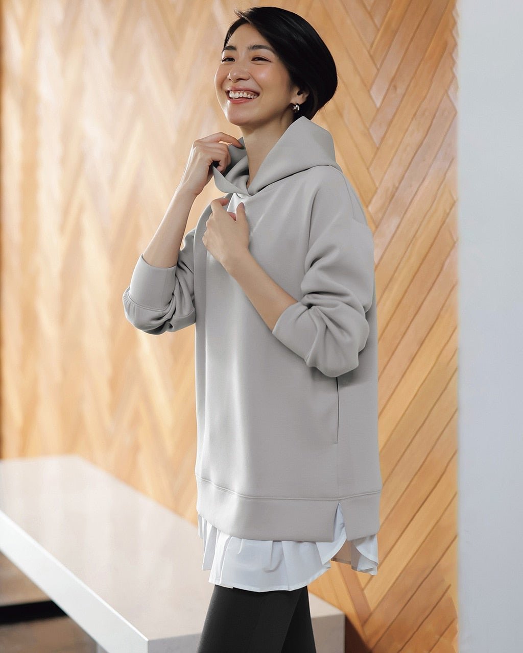 【ドゥクラッセ/DoCLASSE】の接結スムース・レイヤード風パーカー インテリア・キッズ・メンズ・レディースファッション・服の通販 founy(ファニー) ファッション Fashion レディースファッション Fashion for Women トップス・カットソー Cut & Sew Tops シャツ・ブラウス・オフィスカジュアル Elegant Blouses & Button-Ups レディースパーカー・カジュアルフーディー Casual Hoodies & Sweatshirts ロングTシャツ・Tシャツ Longline T-Shirts & Tees カットソー・ベーシックTシャツ Cut-and-Sewn Tops / Stretch Tees & Basics カットソー Cut and Sewn Top パーカー Hoodie, Parka フォルム Silhouette, Form 人気 Popular, Best Seller グレー|ID: prp329100004848129 ipo3291000000035431861