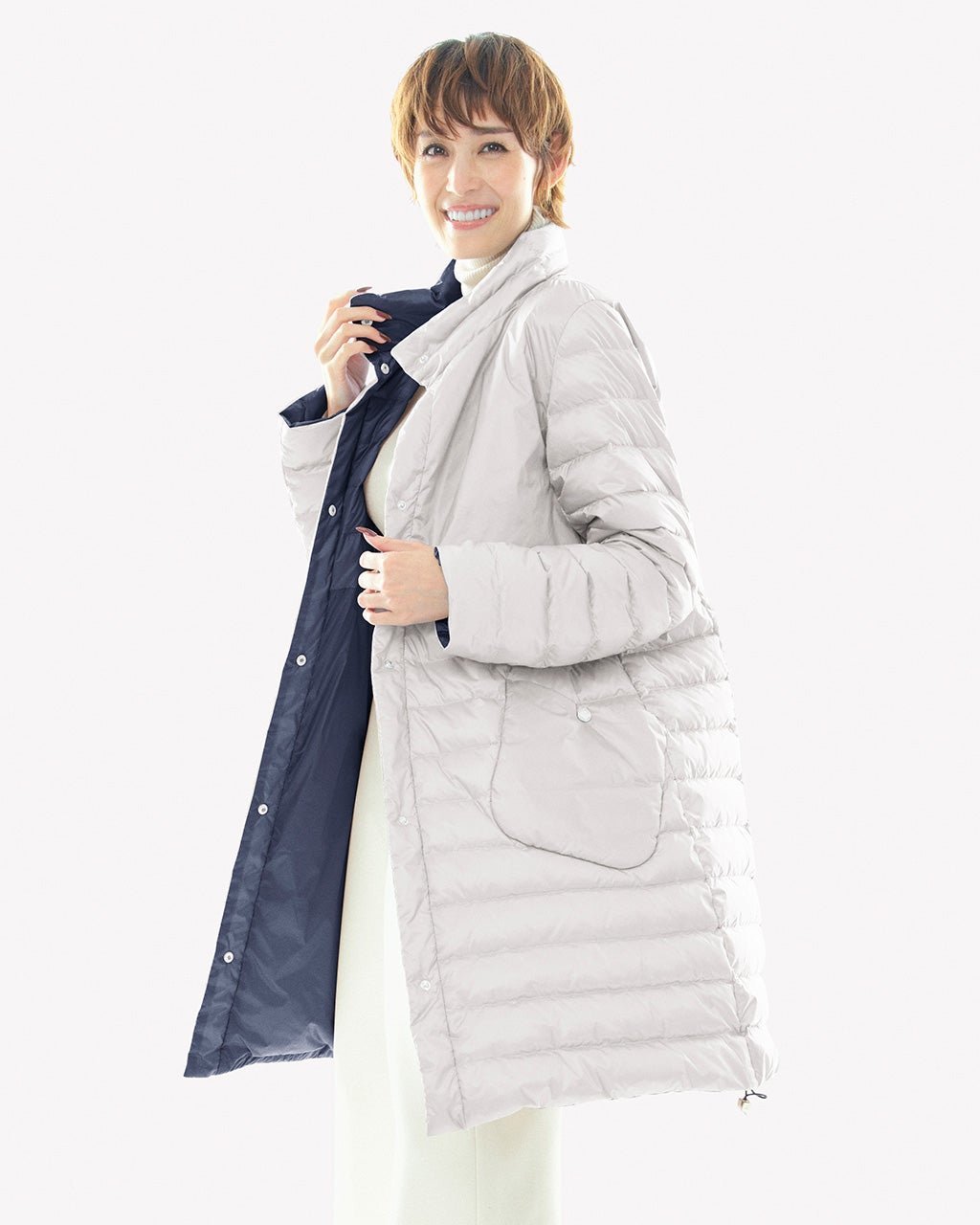 【ドゥクラッセ/DoCLASSE】のAIRダウン・リバーシブルコート インテリア・キッズ・メンズ・レディースファッション・服の通販 founy(ファニー) 　ファッション　Fashion　レディースファッション　Fashion for Women　アウター　Coat / Outerwear Collection　コート・ロングコート・ピーコート　Long Coats, Peacoats & More　タフタ　Taffeta, Structured Fabric　ダウン　Down, Puffer　パッチ　Patch, Appliqué　フラップ　Flap, Flap Pocket　ポケット　Pocket, Pocket Detail　リバーシブル　Reversible, Two-Sided　グレーパターン|ID: prp329100004848183 ipo3291000000035432506