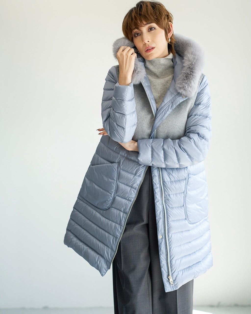 【ドゥクラッセ/DoCLASSE】のAIRダウン・異素材ドッキングコート インテリア・キッズ・メンズ・レディースファッション・服の通販 founy(ファニー) ファッション Fashion レディースファッション Fashion for Women アウター Coat / Outerwear Collection コート・ロングコート・ピーコート Long Coats, Peacoats & More エレガント 上品 Elegant スリット Slit, Slit Detail タフタ Taffeta, Structured Fabric ダウン Down, Puffer ドッキング Docking, Mixed Material ブルーグレー|ID: prp329100004848201 ipo3291000000035432669