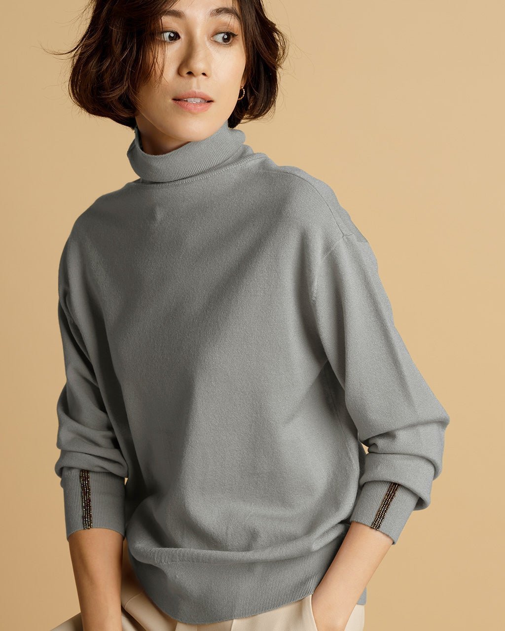 【ドゥクラッセ/DoCLASSE】のビーズデザインカフス・タートルニット 人気、トレンドファッション・服の通販 founy(ファニー) 　ファッション　Fashion　レディースファッション　Fashion for Women　トップス・カットソー　Cut & Sew Tops　ニット　Knit Tops & Sweaters　セーター　Sweater, Knitwear　タートルネック　Turtleneck, High Neck　 other-1|ID: prp329100004848203 ipo3291000000035432678