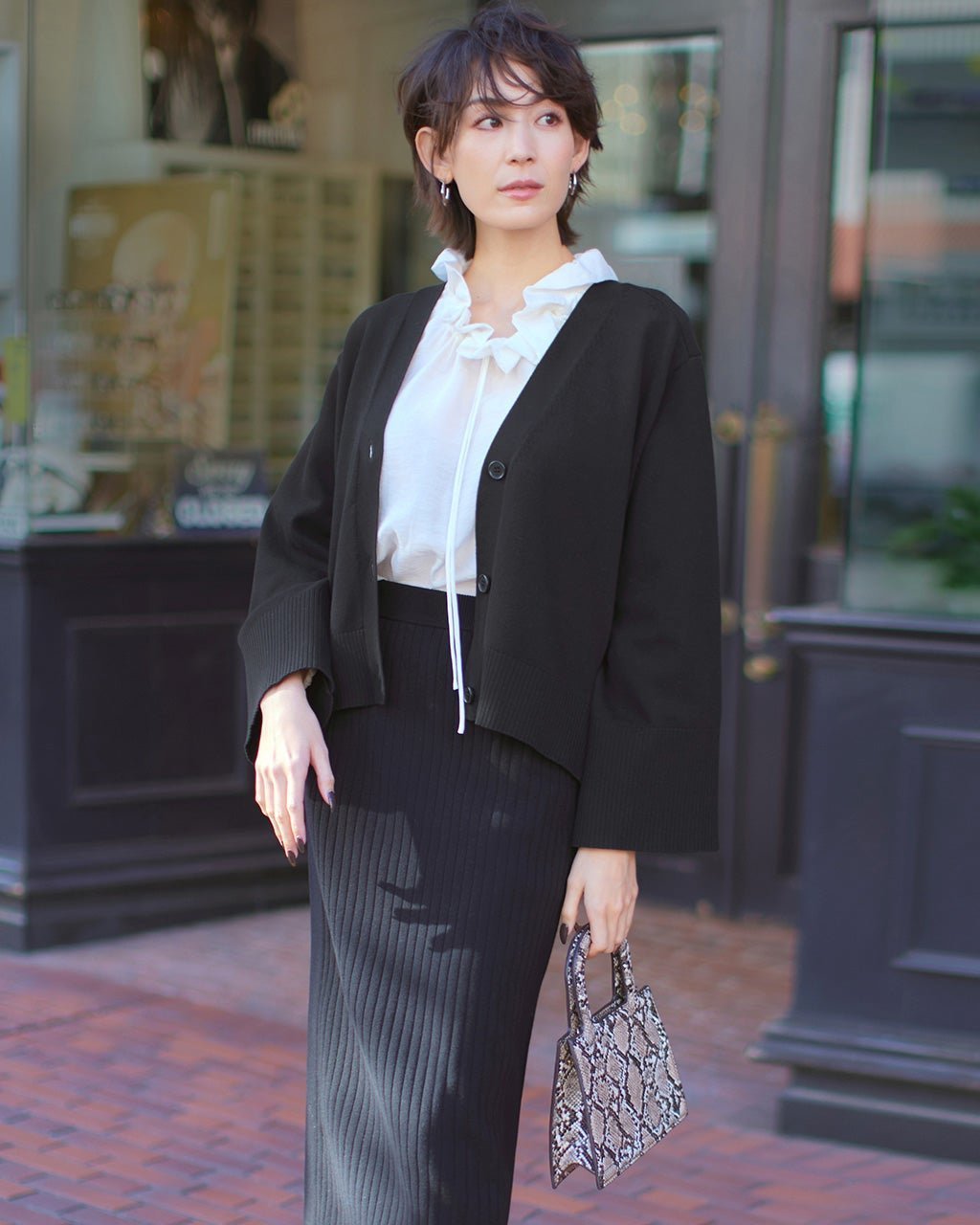 【ドゥクラッセ/DoCLASSE】のボリューム袖・クロップドカーディガン インテリア・キッズ・メンズ・レディースファッション・服の通販 founy(ファニー) 　ファッション　Fashion　レディースファッション　Fashion for Women　トップス・カットソー　Cut & Sew Tops　カーディガン・羽織り　Layered Style Cardigans　カーディガン　Cardigan, Knitwear　セットアップ　Set-Up, Coordinated Outfit　ブラック|ID: prp329100004849846 ipo3291000000035515767